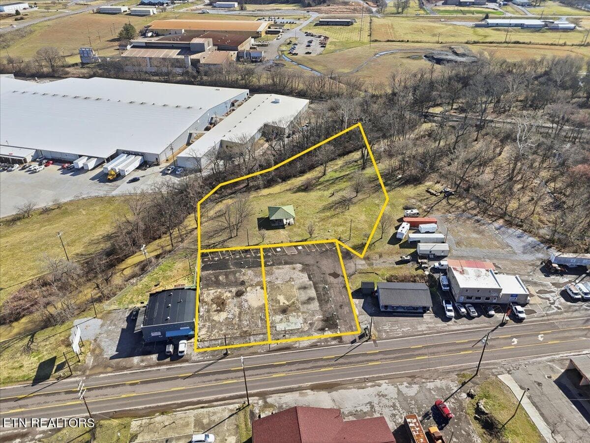 1008 N Main St, Sweetwater, TN 37874