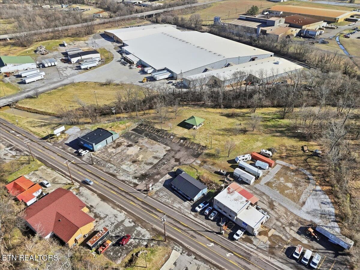 02-001_DJI_20260220102643_0008_D - 1008 N Main St, Sweetwater, TN 37874