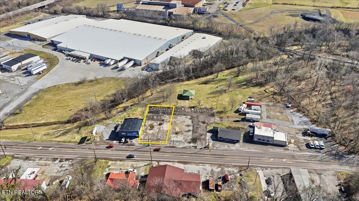 03-014_DJI_20260220103223_0047_D - 1008 N Main St, Sweetwater, TN 37874