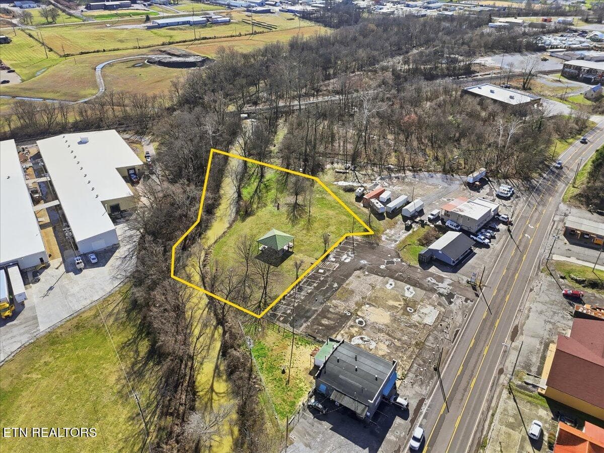 04-003_DJI_20260220102725_0014_D - 1008 N Main St, Sweetwater, TN 37874