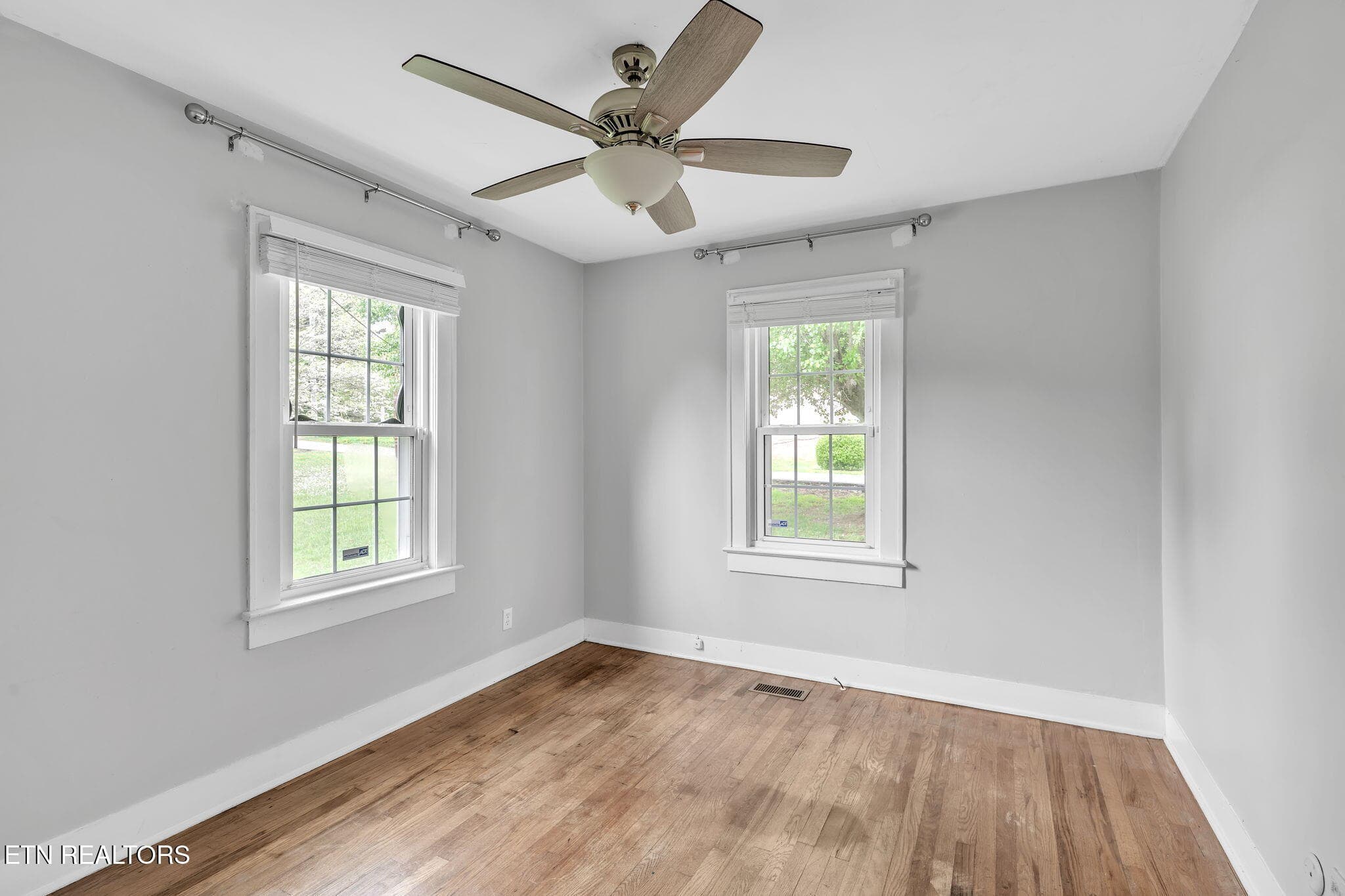 7-web-or-mls-1044 Parkway-10 - 1044 W Parkway Ave, Knoxville, TN 37912, Knoxville