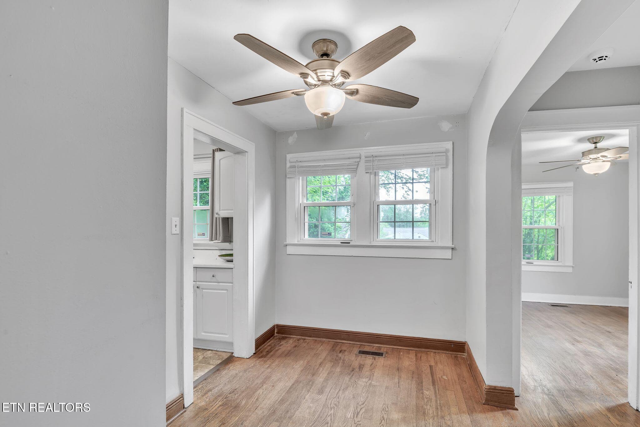 14-web-or-mls-1044 Parkway-25 - 1044 W Parkway Ave, Knoxville, TN 37912, Knoxville