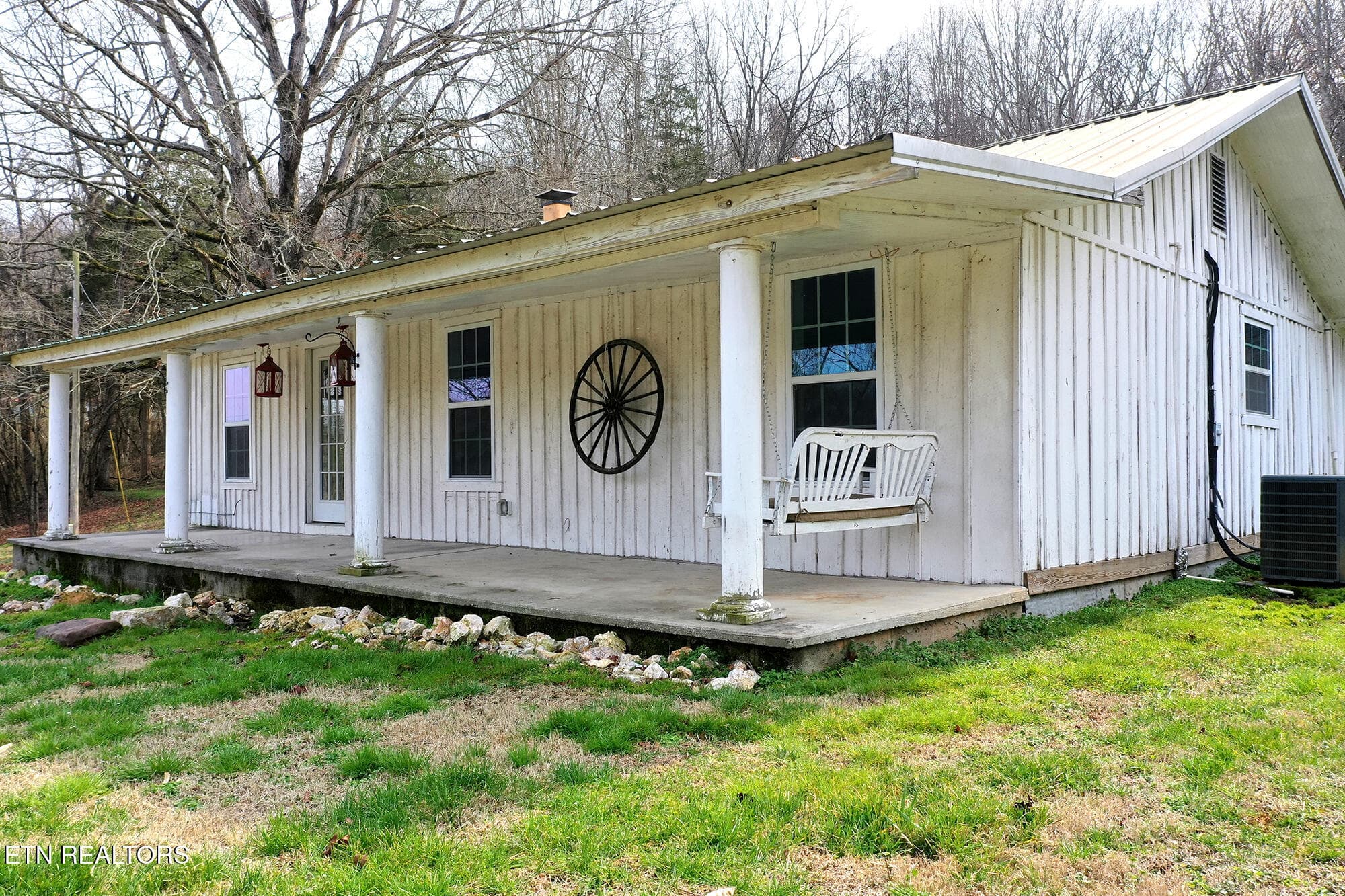 301 Gage Rd, Philadelphia, TN 37846
