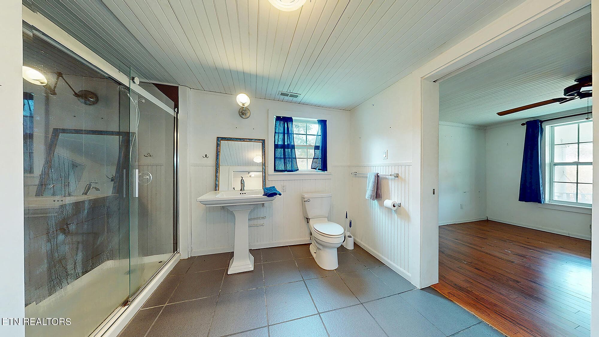 Bathroom 2 - 301 Gage Rd, Philadelphia, TN 37846