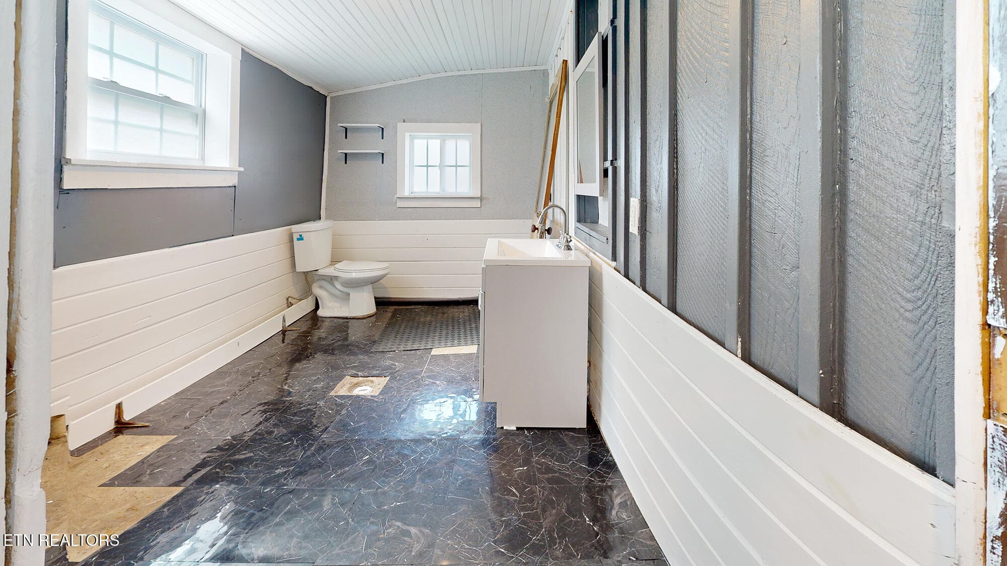 1/2 Bath and Laundry - 301 Gage Rd, Philadelphia, TN 37846