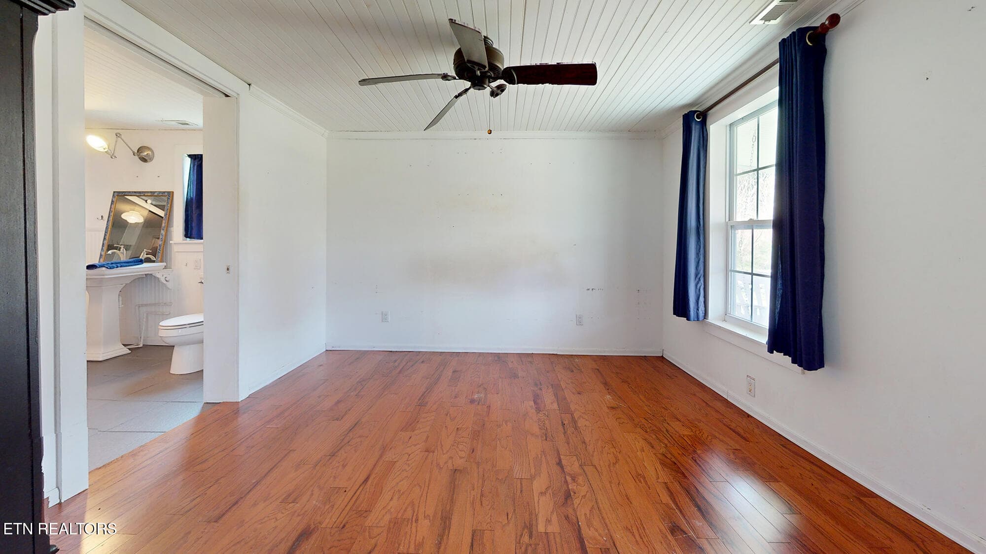 Owners Suite - 301 Gage Rd, Philadelphia, TN 37846
