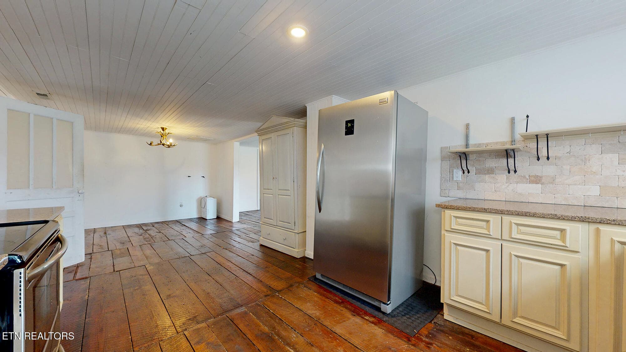 Kitchen 3 - 301 Gage Rd, Philadelphia, TN 37846