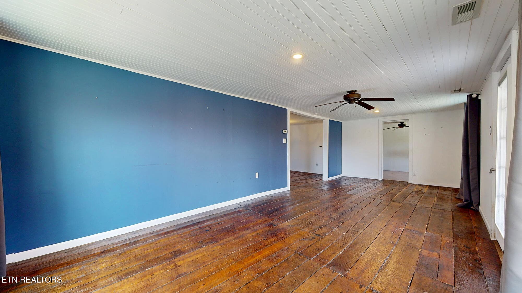 Living Room 4 - 301 Gage Rd, Philadelphia, TN 37846