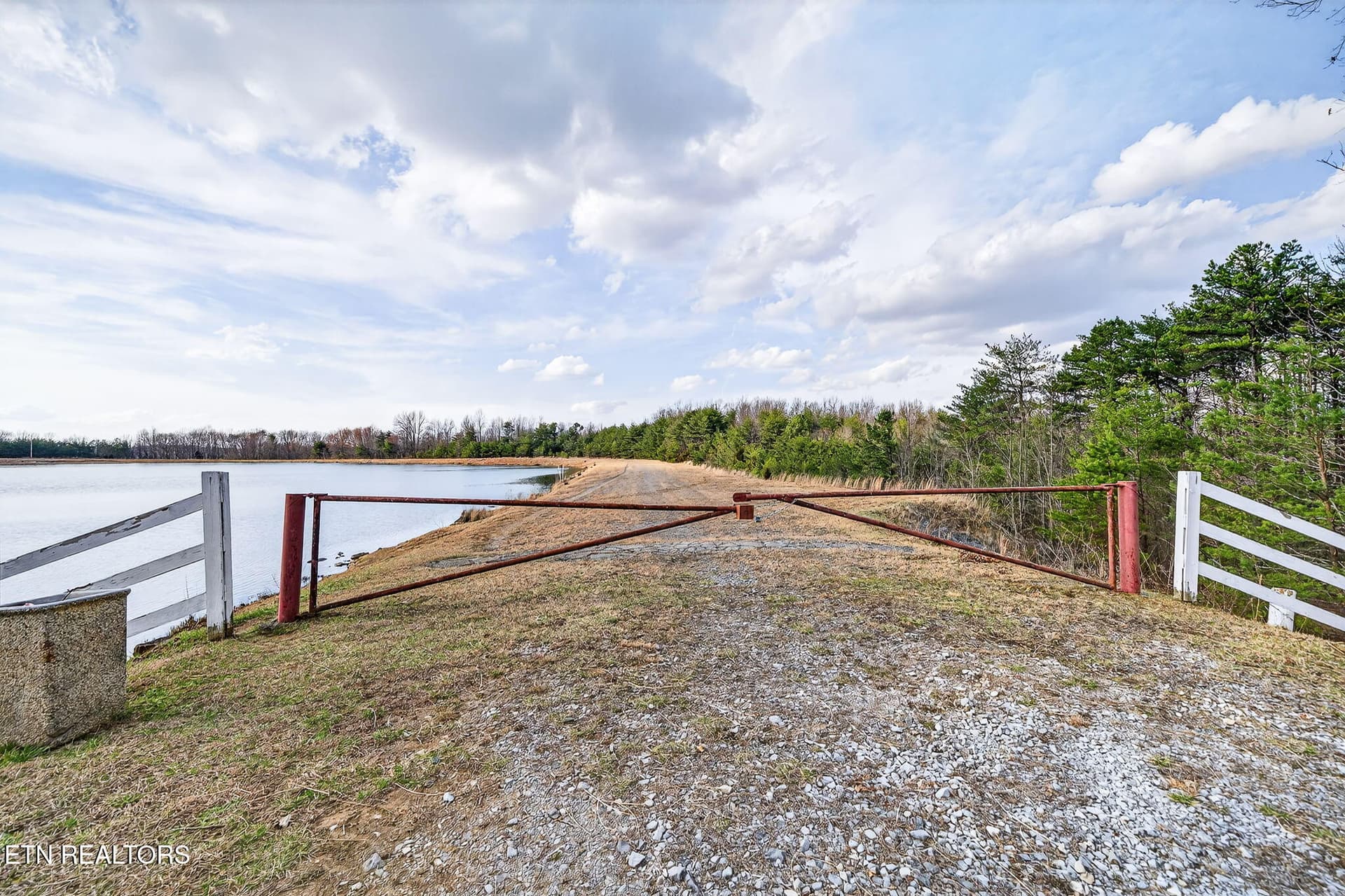 26-web-or-mls-1703 Perimeter Dr_126_TNPC - 1703 Perimeter Drive, Jamestown, TN 38556