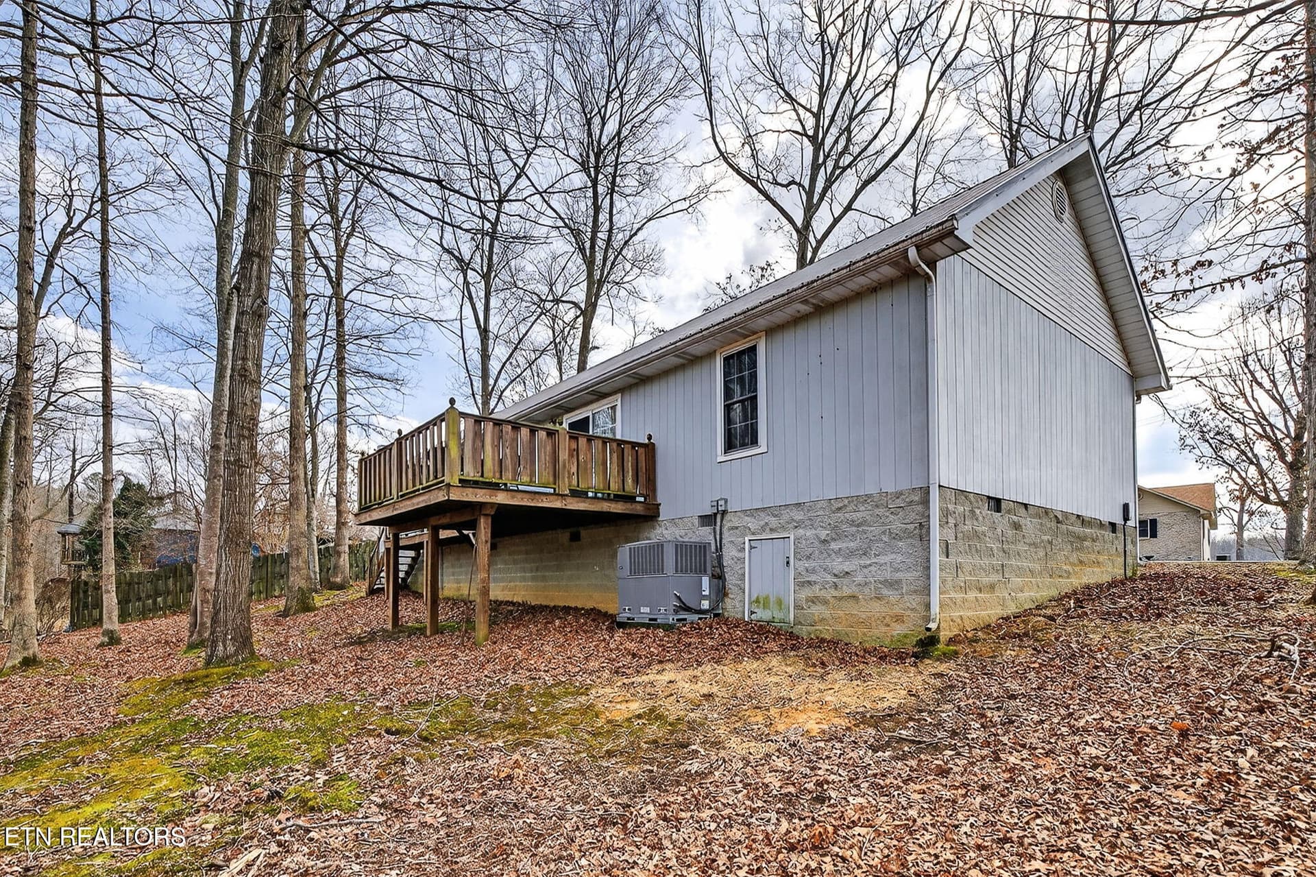 6-web-or-mls-1703 Perimeter Dr_029_TNPC - 1703 Perimeter Drive, Jamestown, TN 38556