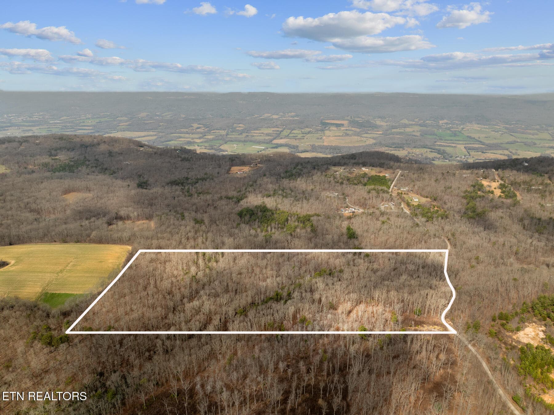Pikeville TN 20 acres Lot Line (4) - 20 acres Barbee Cemetery Rd, Pikeville, TN 37367