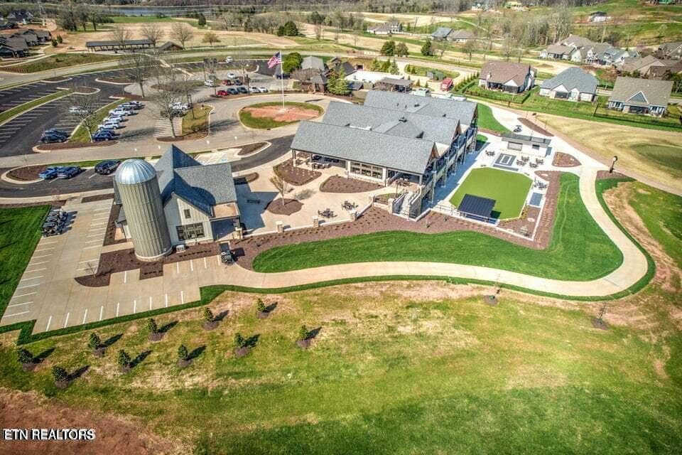 Clubhouse Pro/Shop - 2594 Chestnut Lane, Loudon, TN 37774