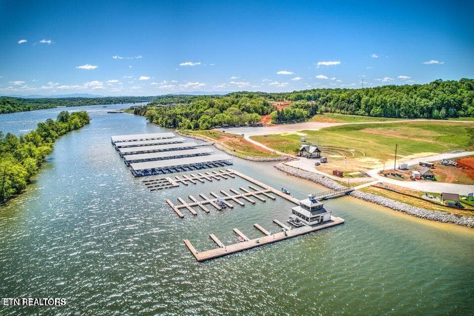 Marina - 2594 Chestnut Lane, Loudon, TN 37774