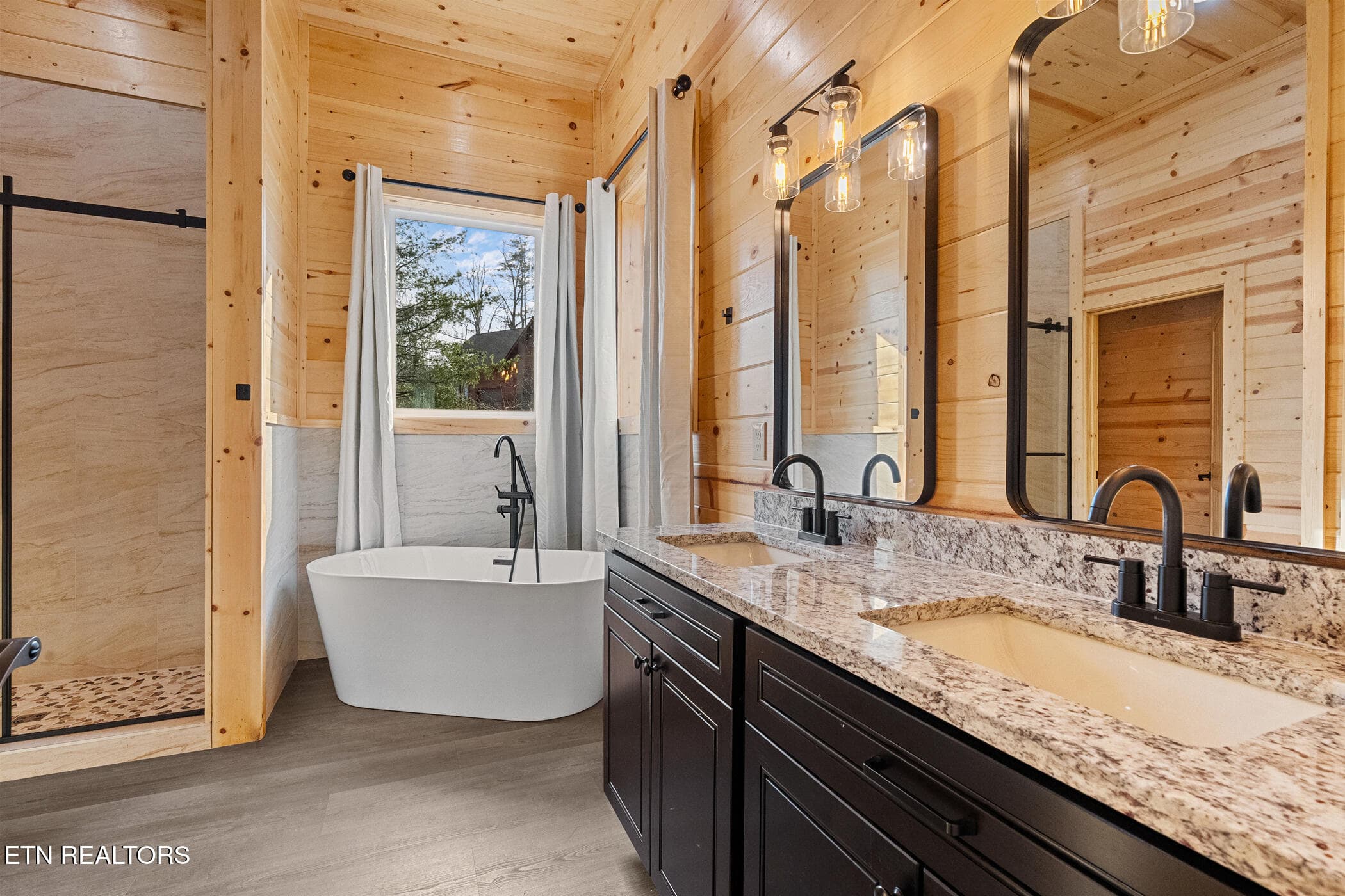 dsc01013 - 2749 Owls Cove Way, Sevierville, TN 37862