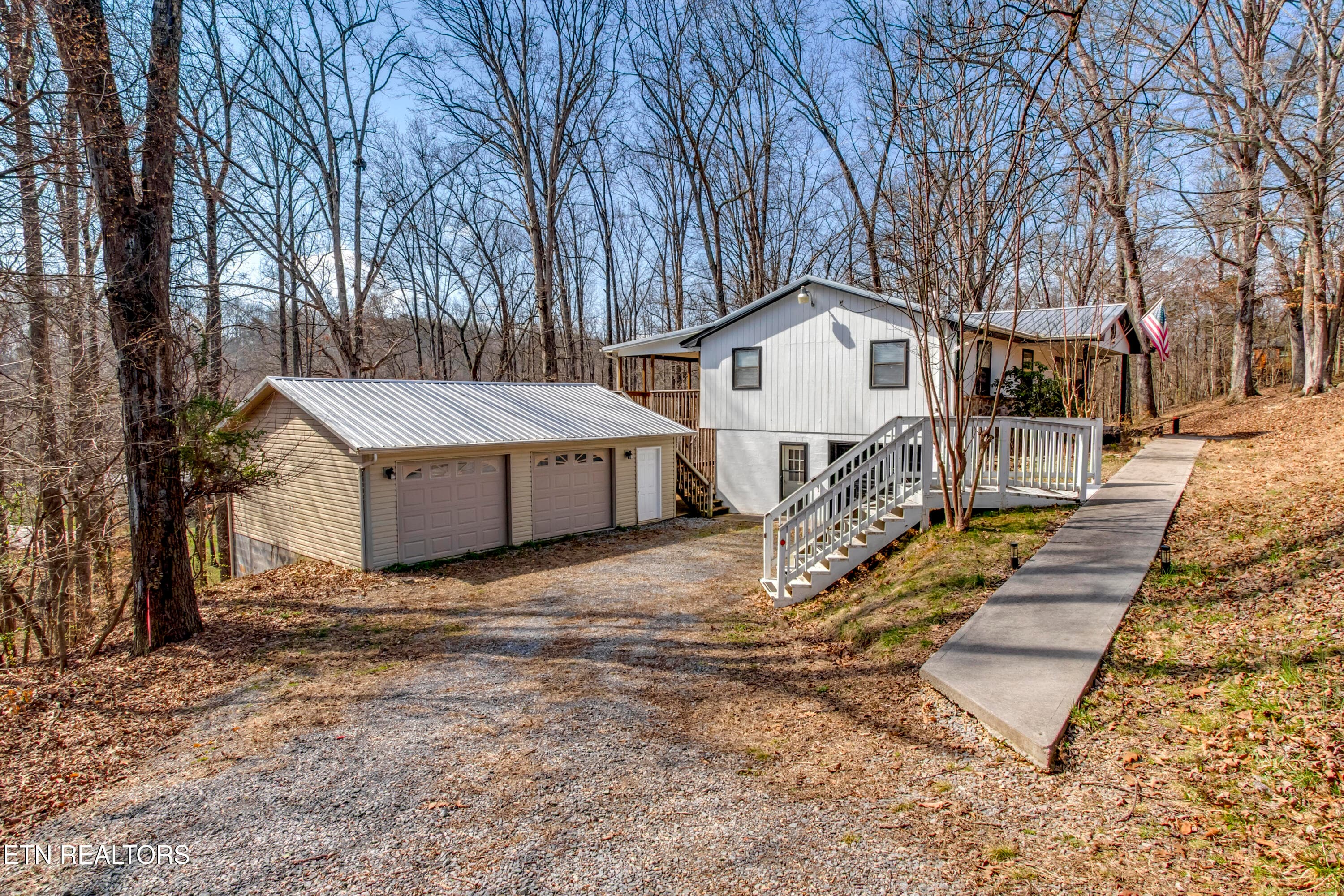 02_SourdoughHollowRoad_521_FrontLeft - 521 Sourdough Hollow Rd, Kodak, TN 37764