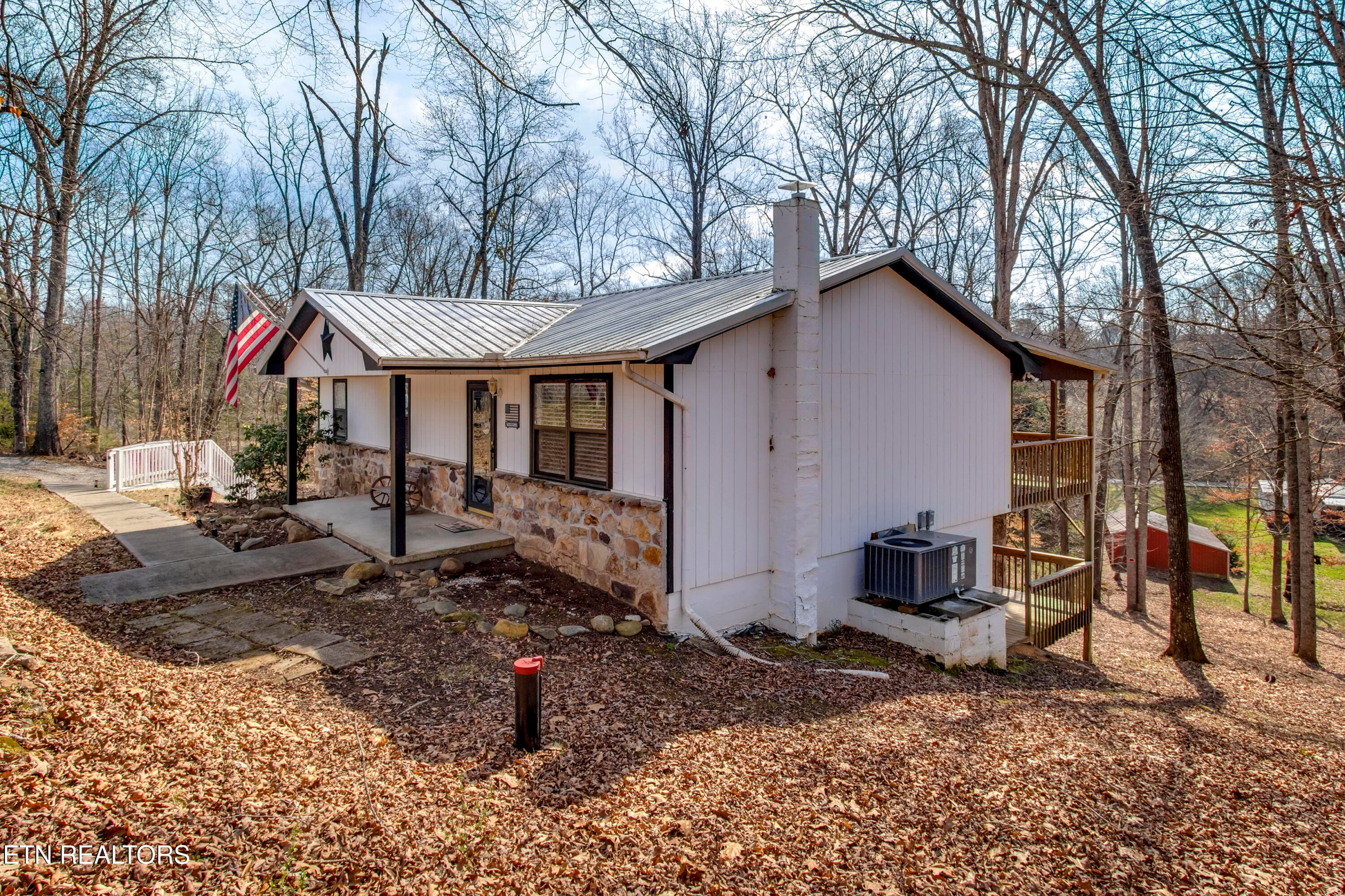03_SourdoughHollowRoad_521_FrontRight - 521 Sourdough Hollow Rd, Kodak, TN 37764
