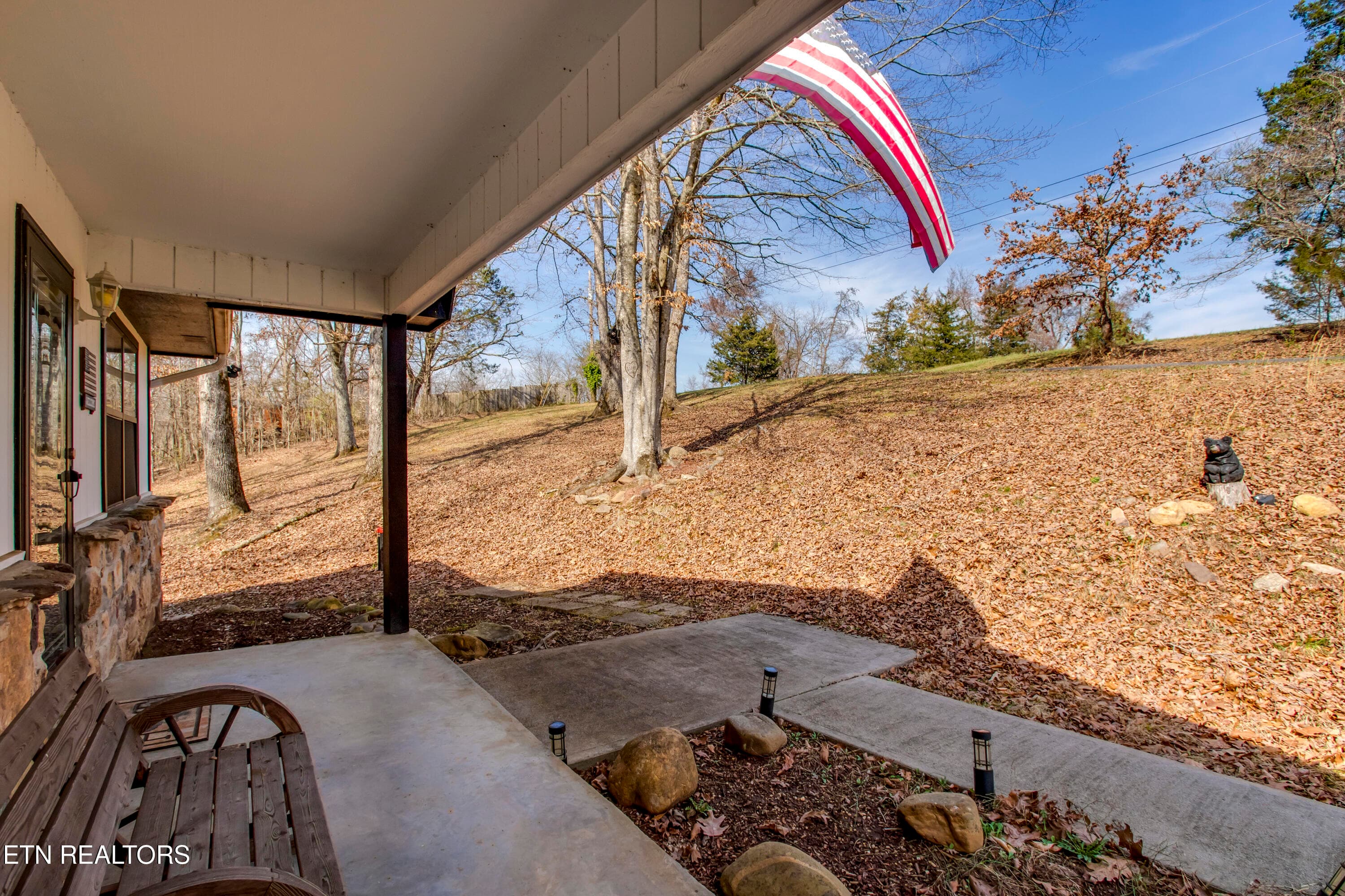 04_SourdoughHollowRoad_521_FrontPorch01 - 521 Sourdough Hollow Rd, Kodak, TN 37764