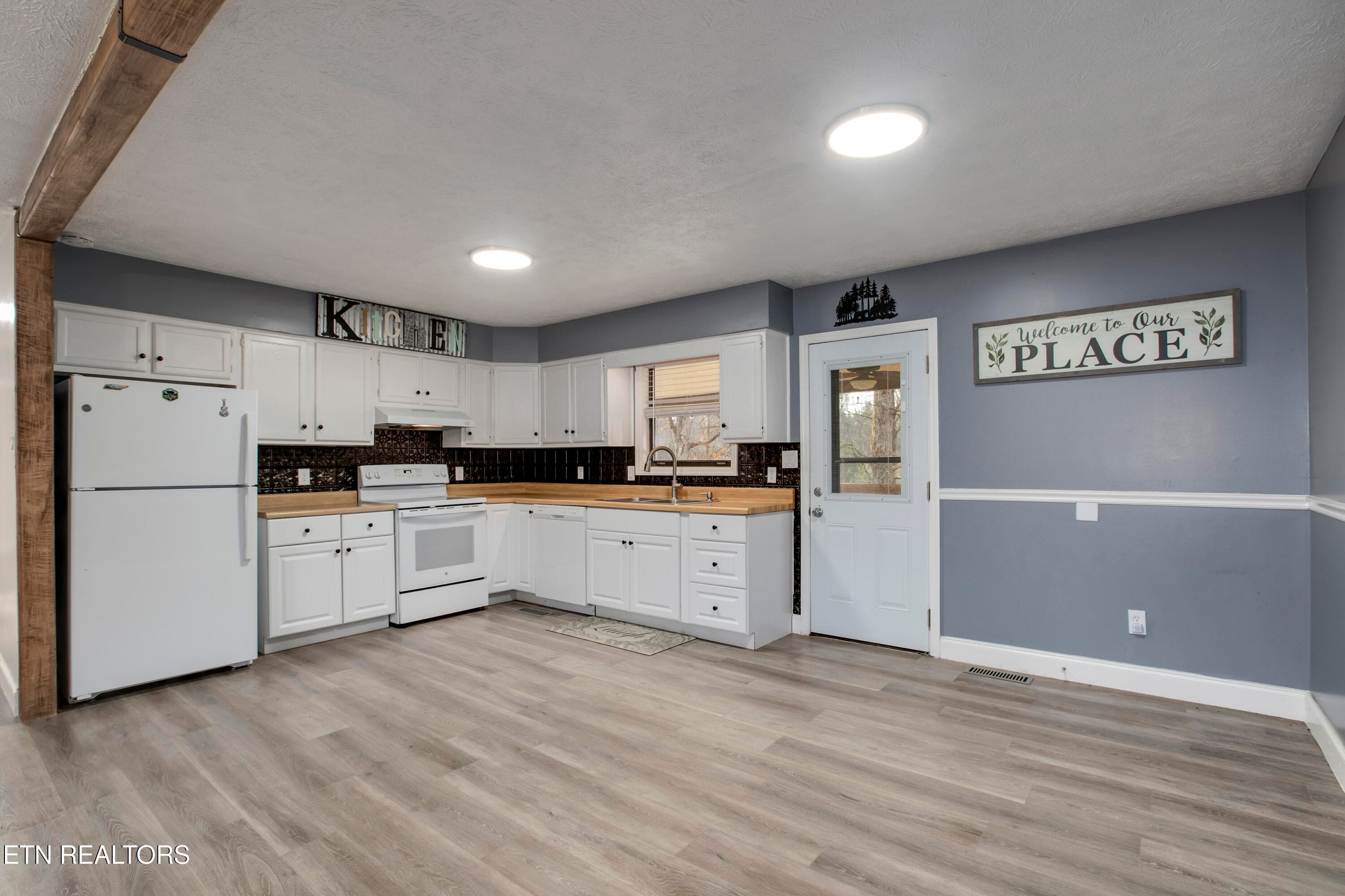 11_SourdoughHollowRoad_521_Kitchen-Dinin - 521 Sourdough Hollow Rd, Kodak, TN 37764