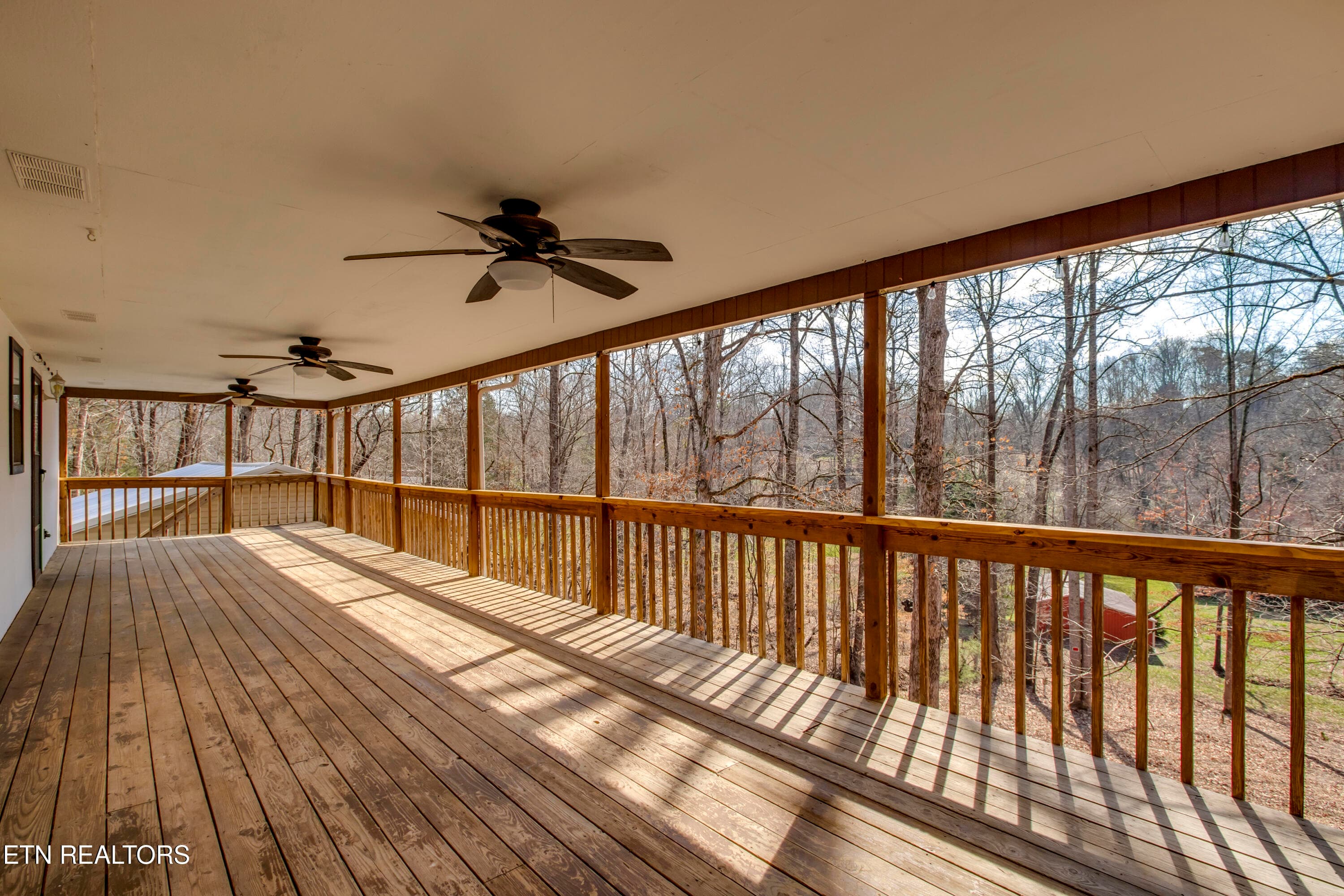 12_SourdoughHollowRoad_521_MainBackPorch - 521 Sourdough Hollow Rd, Kodak, TN 37764