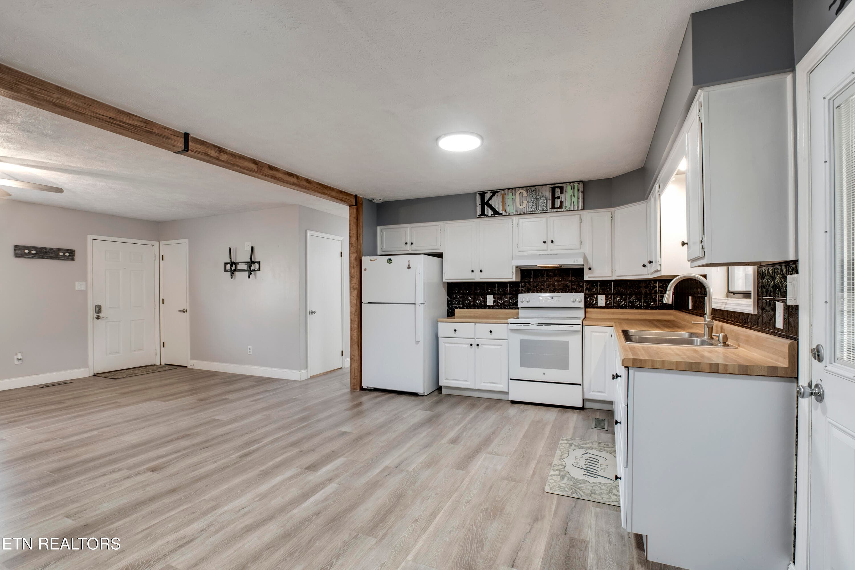 15_SourdoughHollowRoad_521_Kitchen-Dinin - 521 Sourdough Hollow Rd, Kodak, TN 37764