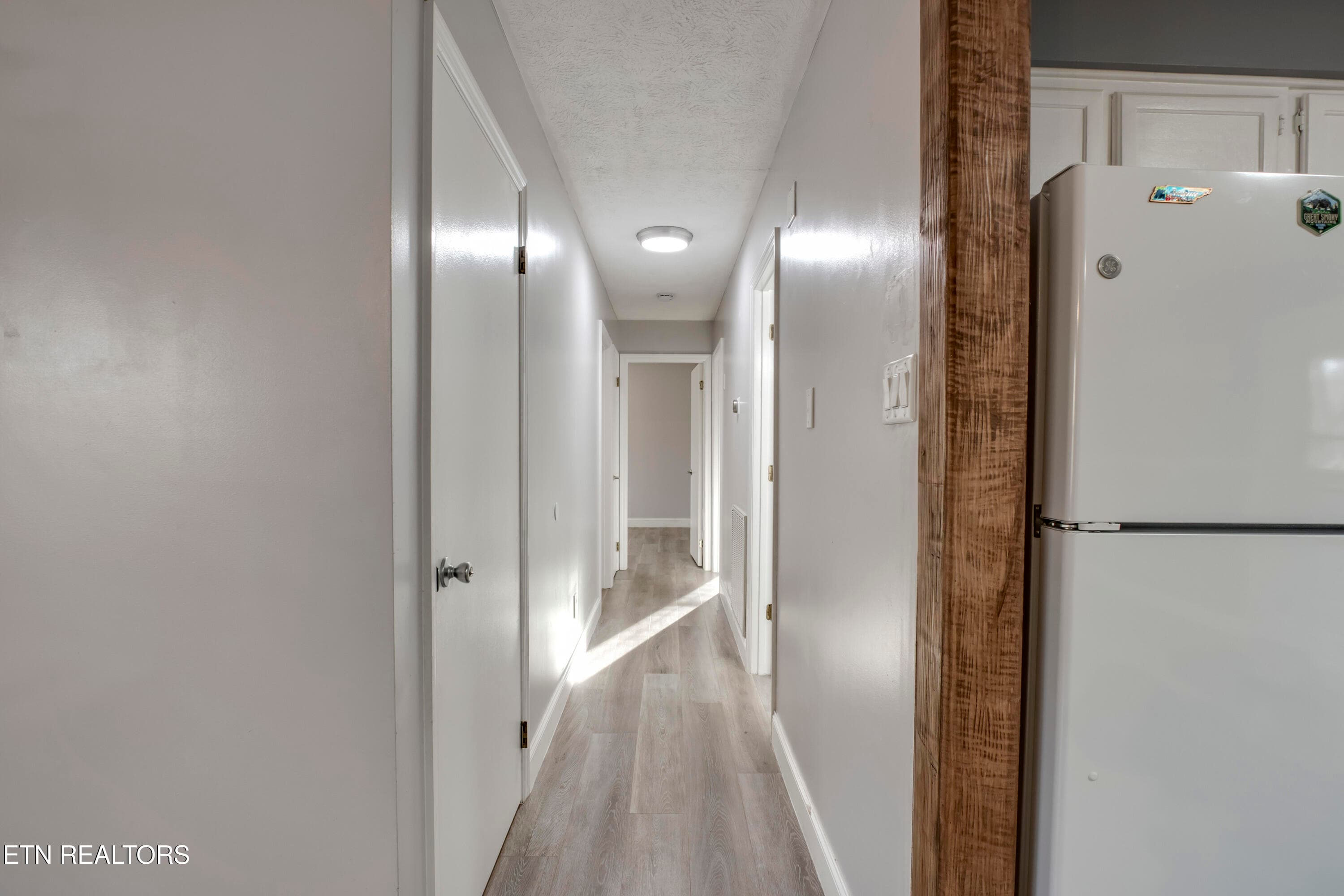 16_SourdoughHollowRoad_521_BedroomHall01 - 521 Sourdough Hollow Rd, Kodak, TN 37764