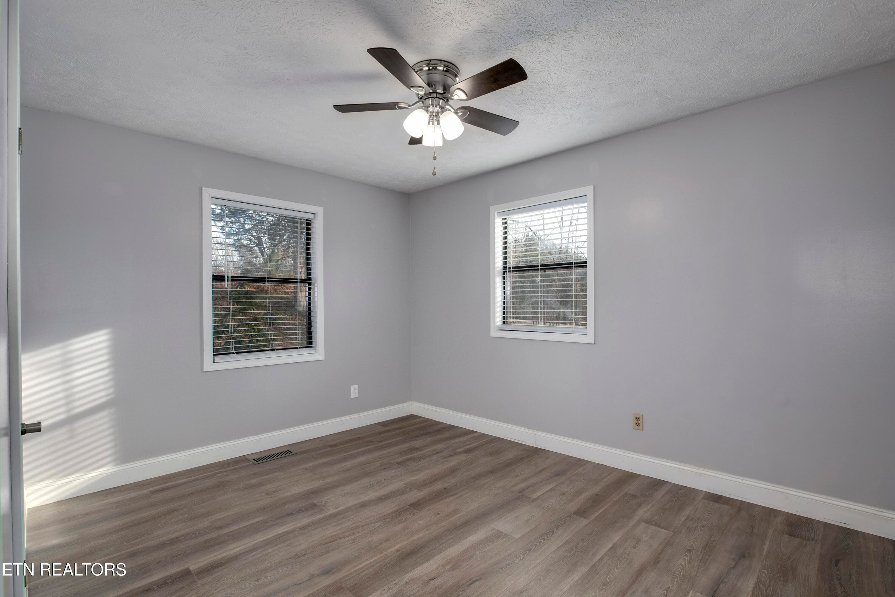 23_SourdoughHollowRoad_521_Bedroom2_01 - 521 Sourdough Hollow Rd, Kodak, TN 37764
