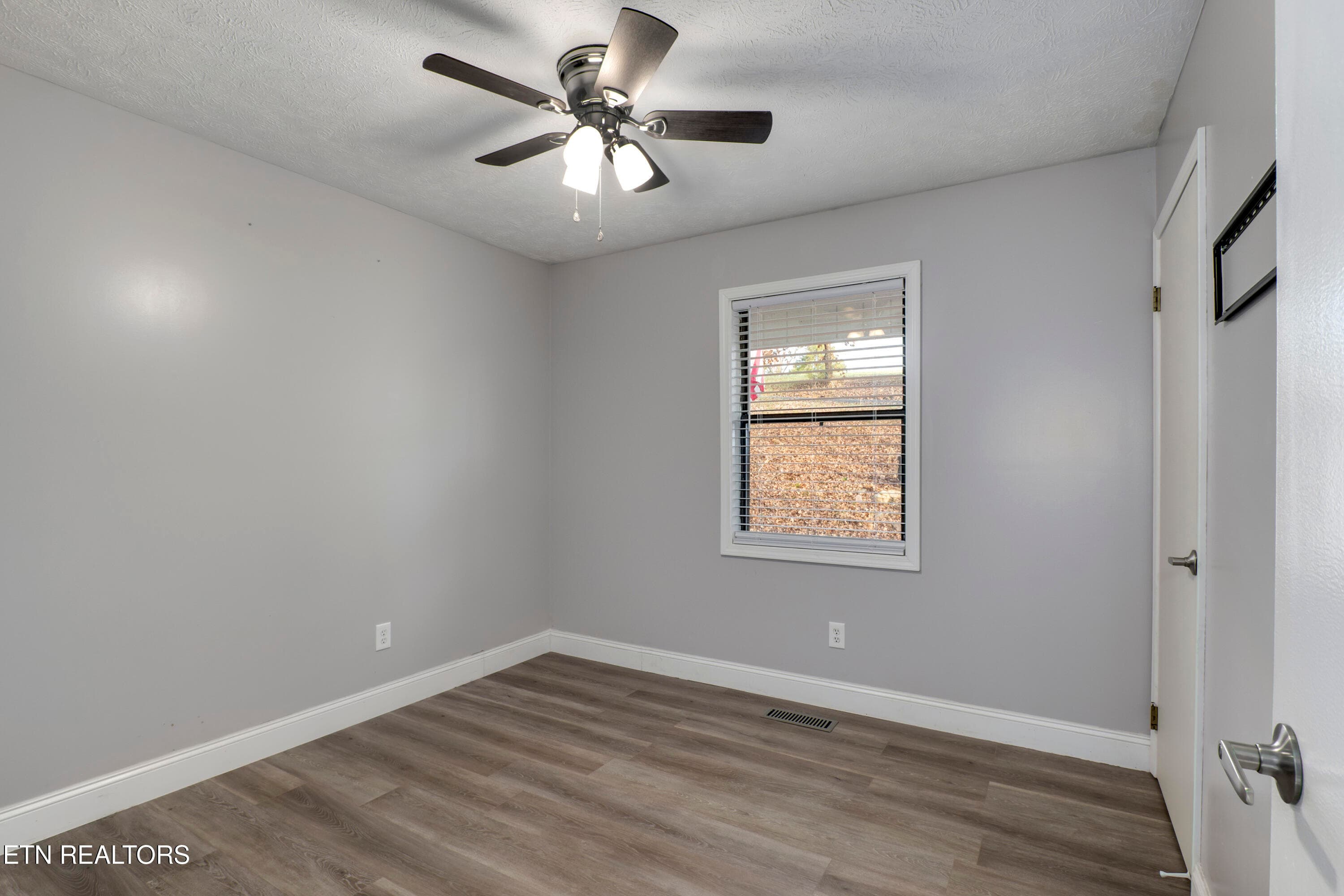 26_SourdoughHollowRoad_521_Bedroom3_01 - 521 Sourdough Hollow Rd, Kodak, TN 37764