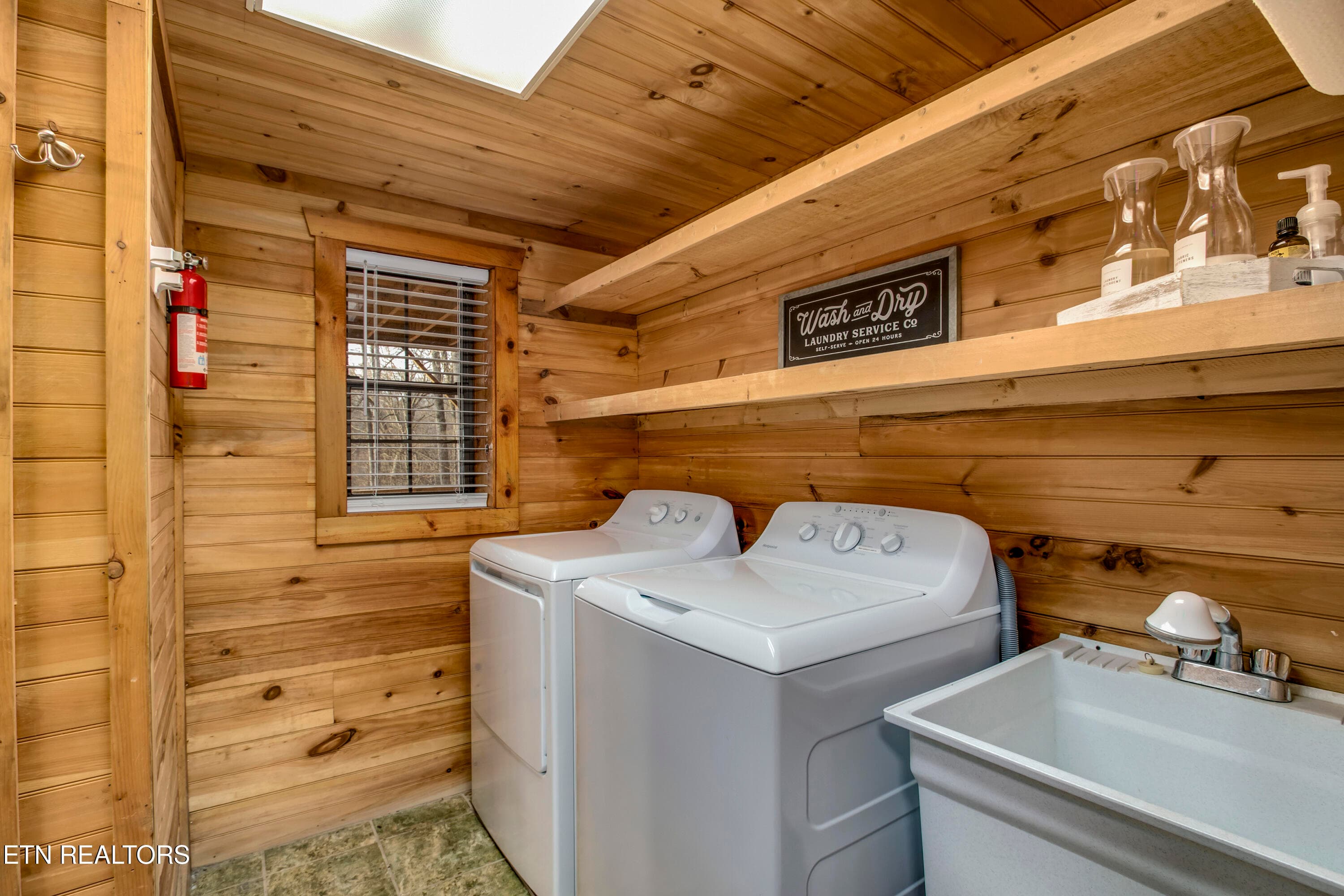 35_SourdoughHollowRoad_521_Laundry - 521 Sourdough Hollow Rd, Kodak, TN 37764