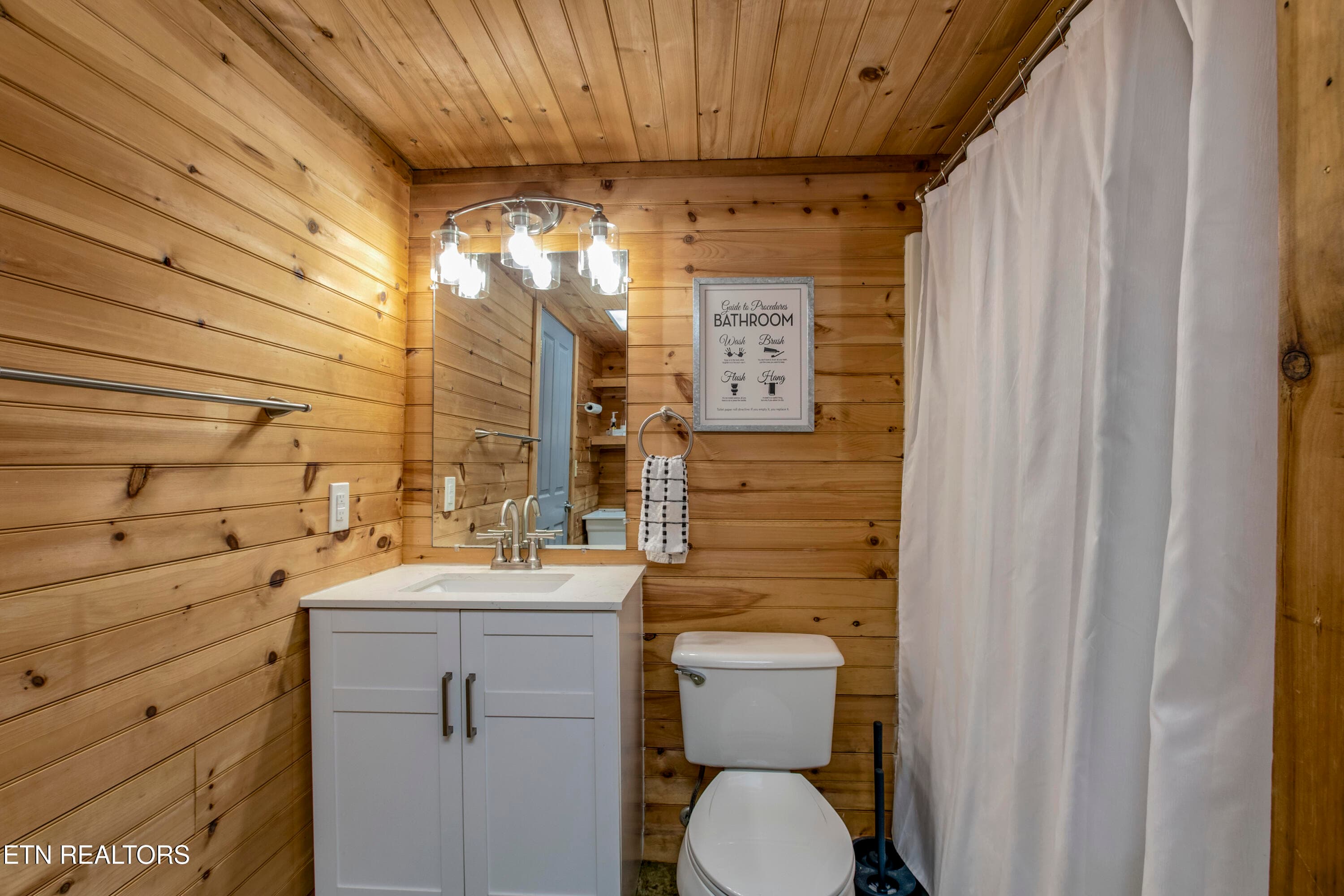 36_SourdoughHollowRoad_521_GuestBath2 - 521 Sourdough Hollow Rd, Kodak, TN 37764