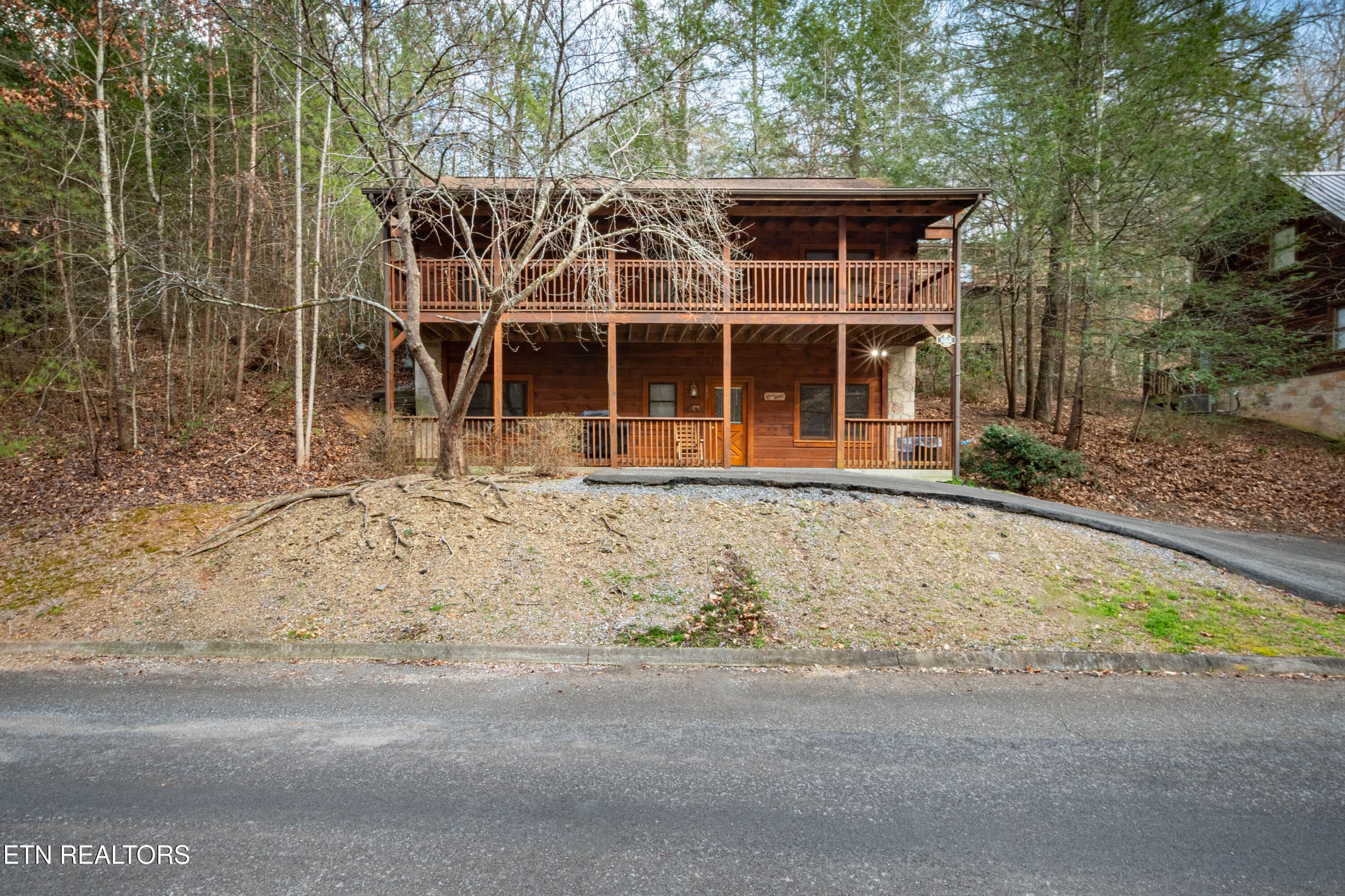 653 Eagles Blvd Way DSC_7209-HDR - 653 Eagles Boulevard Way, Pigeon Forge, TN 37863