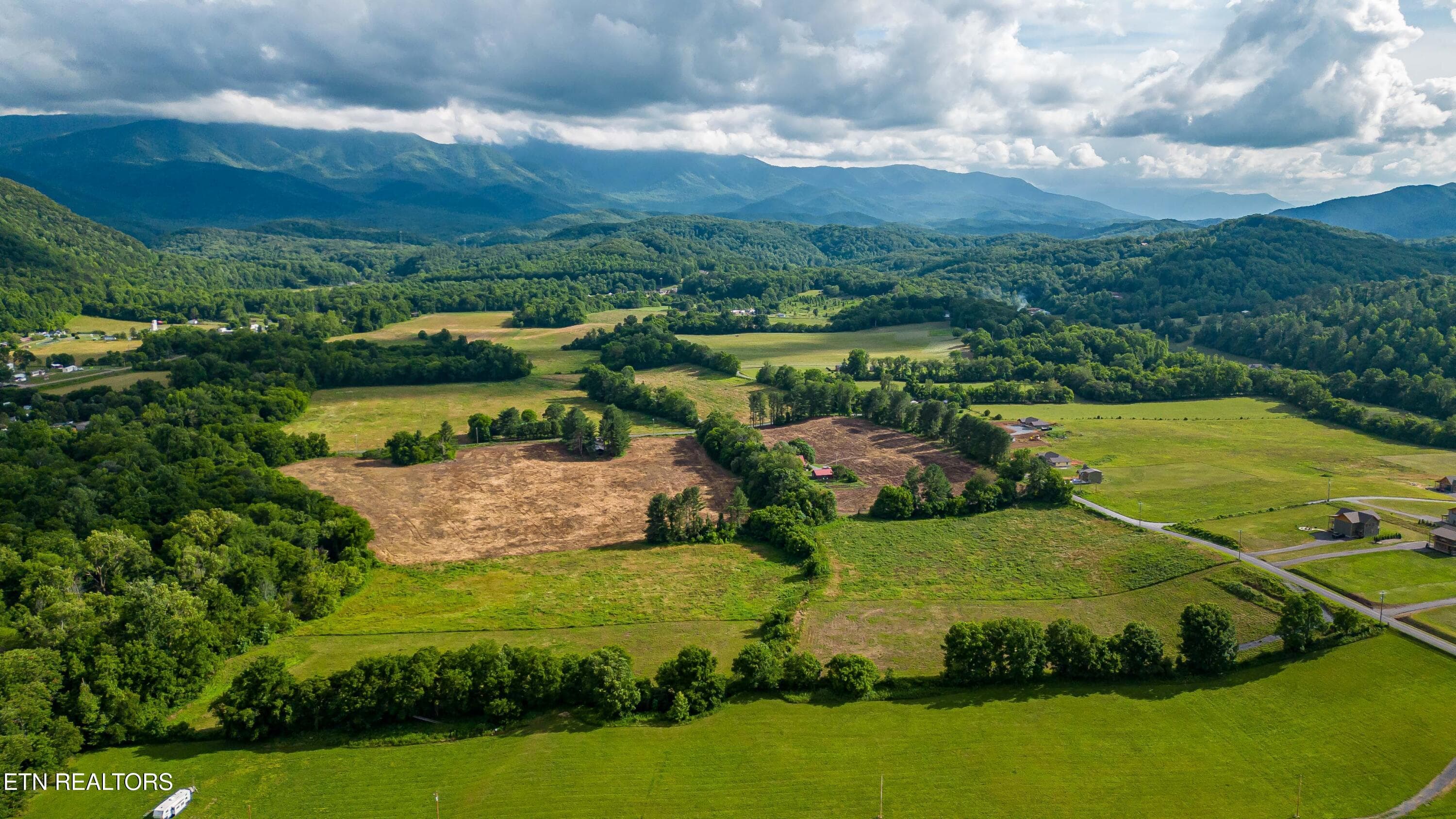 Lot 3R2 Holders Grove Road - Lot 3R2 Holders Grove Rd, Cosby, TN 37722