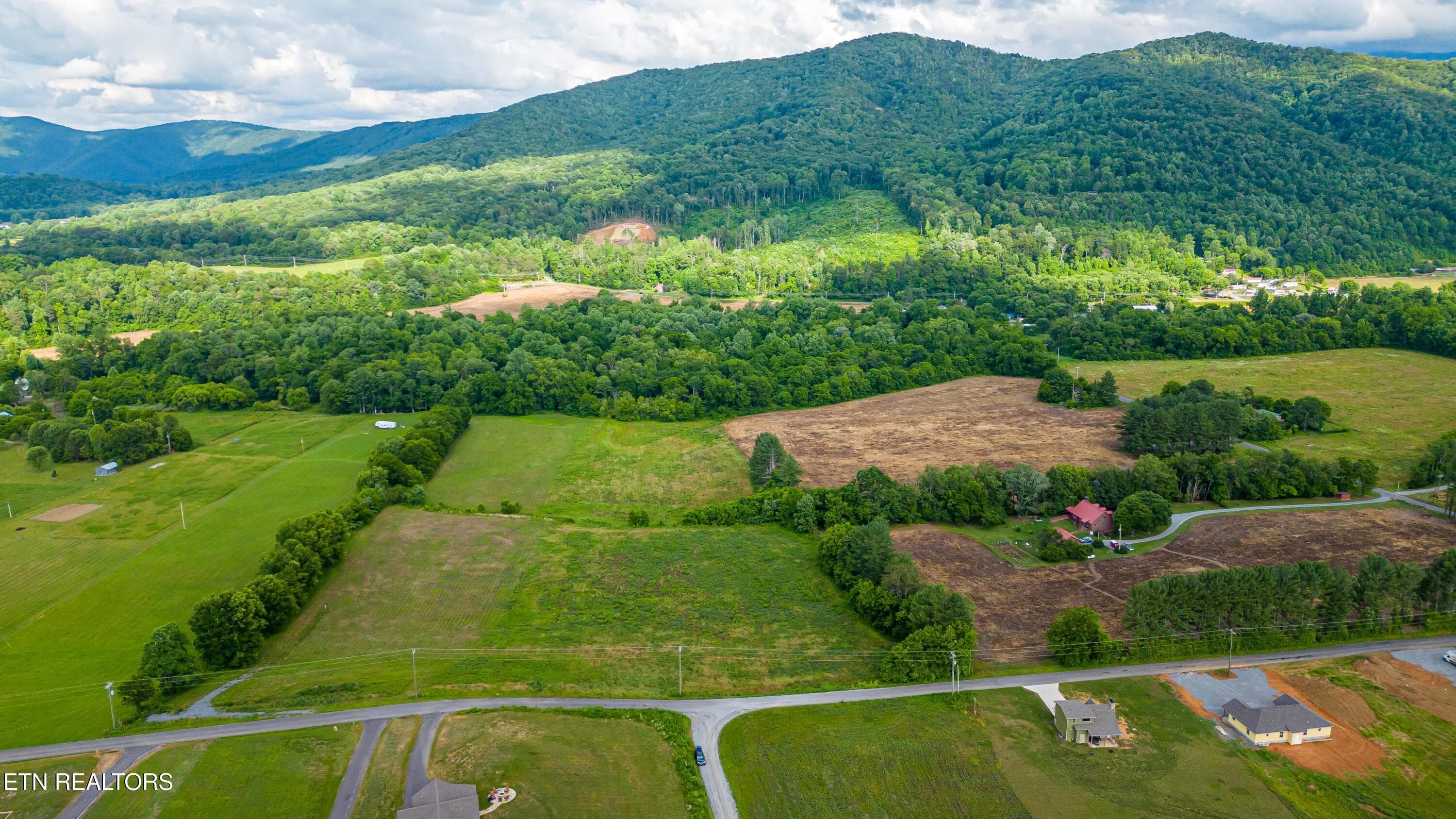 Lot 3R2 Holders Grove Road - Lot 3R2 Holders Grove Rd, Cosby, TN 37722