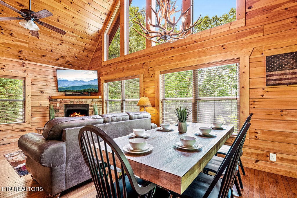 dining room2 - 766 High Mountain Way, Gatlinburg, TN 37738, Gatlinburg