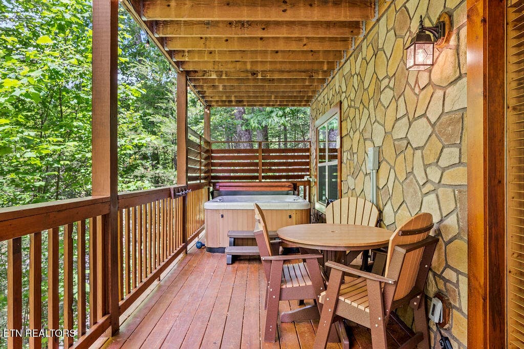 lower level back porch - 766 High Mountain Way, Gatlinburg, TN 37738, Gatlinburg