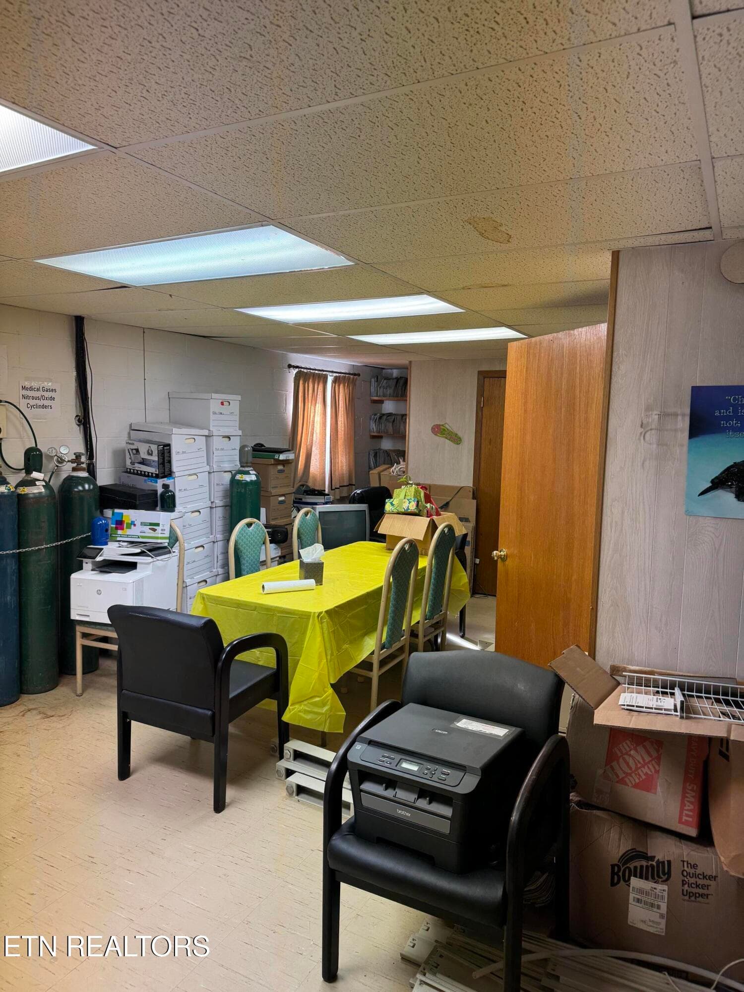 Walkout Basement - 705 Mulberry St, Loudon, TN 37774
