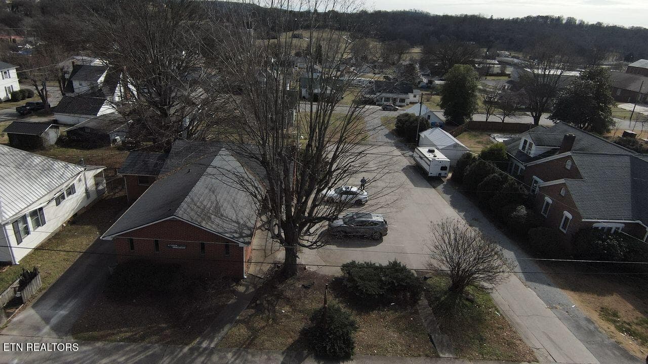 Drone Photo - 705 Mulberry St, Loudon, TN 37774