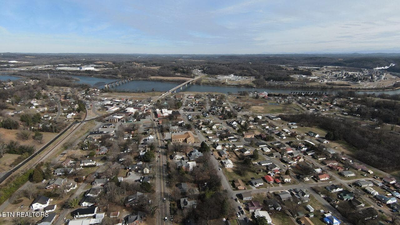 Drone Photo - 705 Mulberry St, Loudon, TN 37774