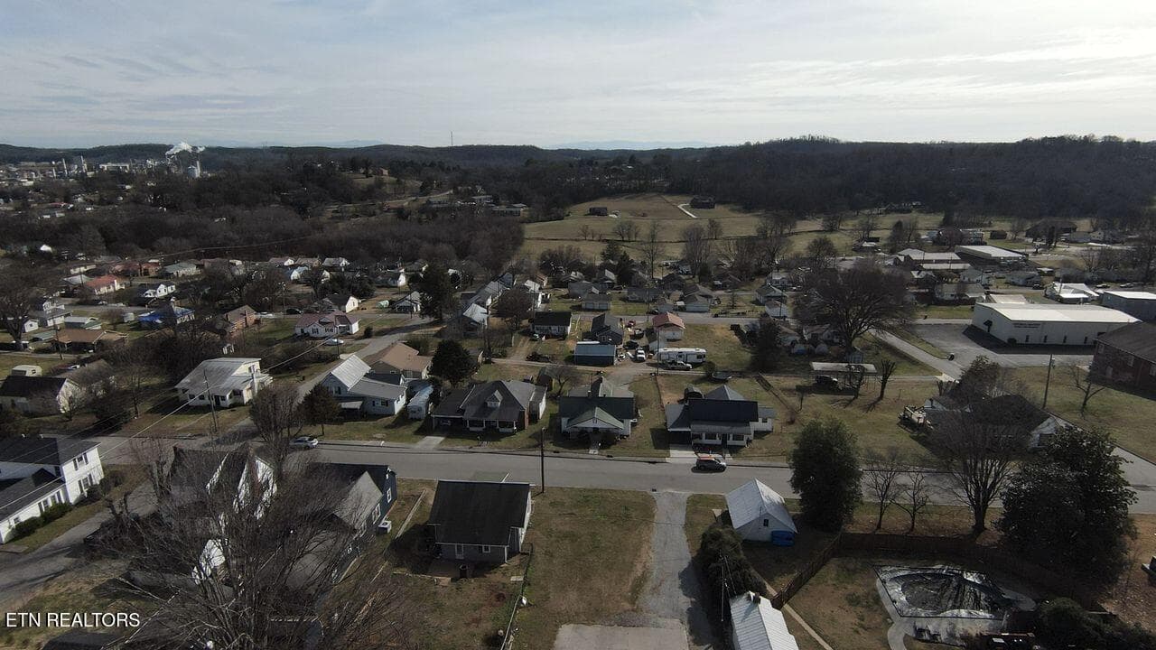Drone Photo - 705 Mulberry St, Loudon, TN 37774