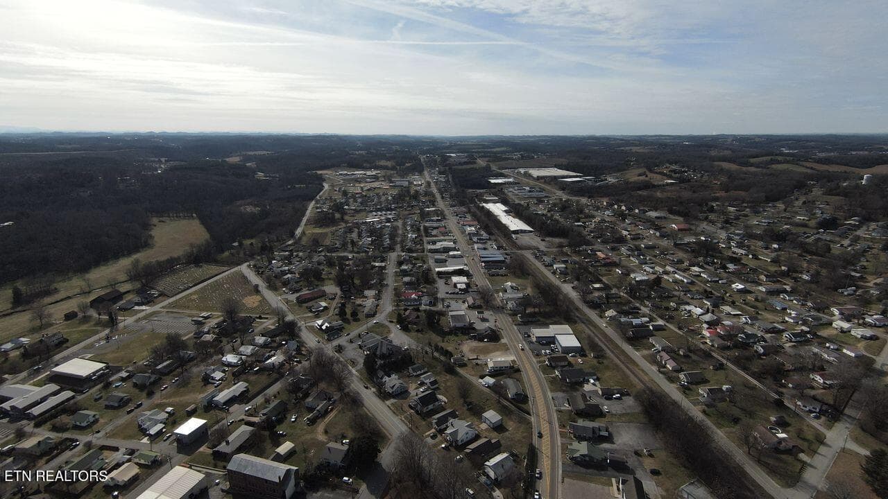 Drone Photo - 705 Mulberry St, Loudon, TN 37774