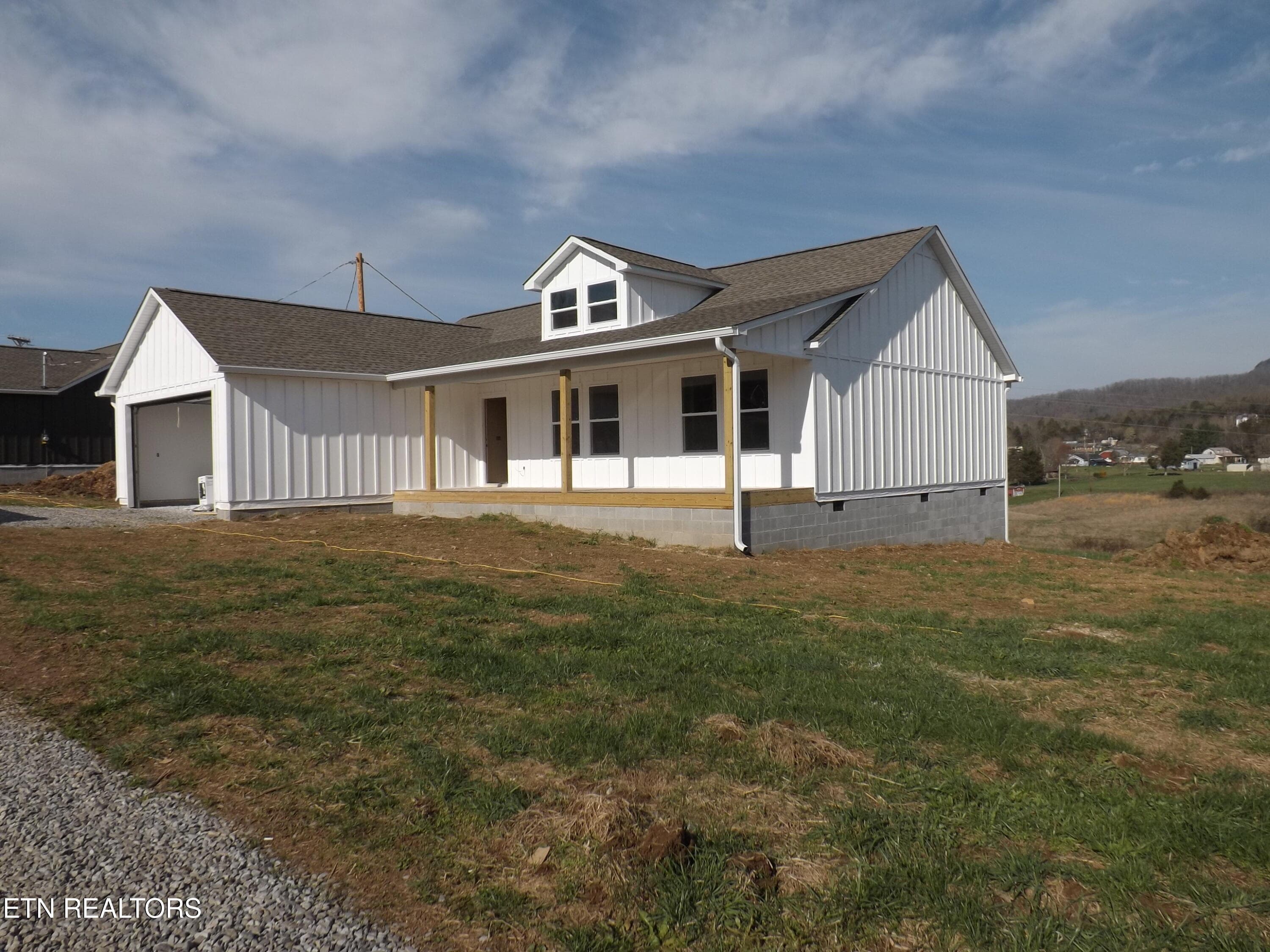 DSCF3815 - 941 Shawanee Rd, Harrogate, TN 37752
