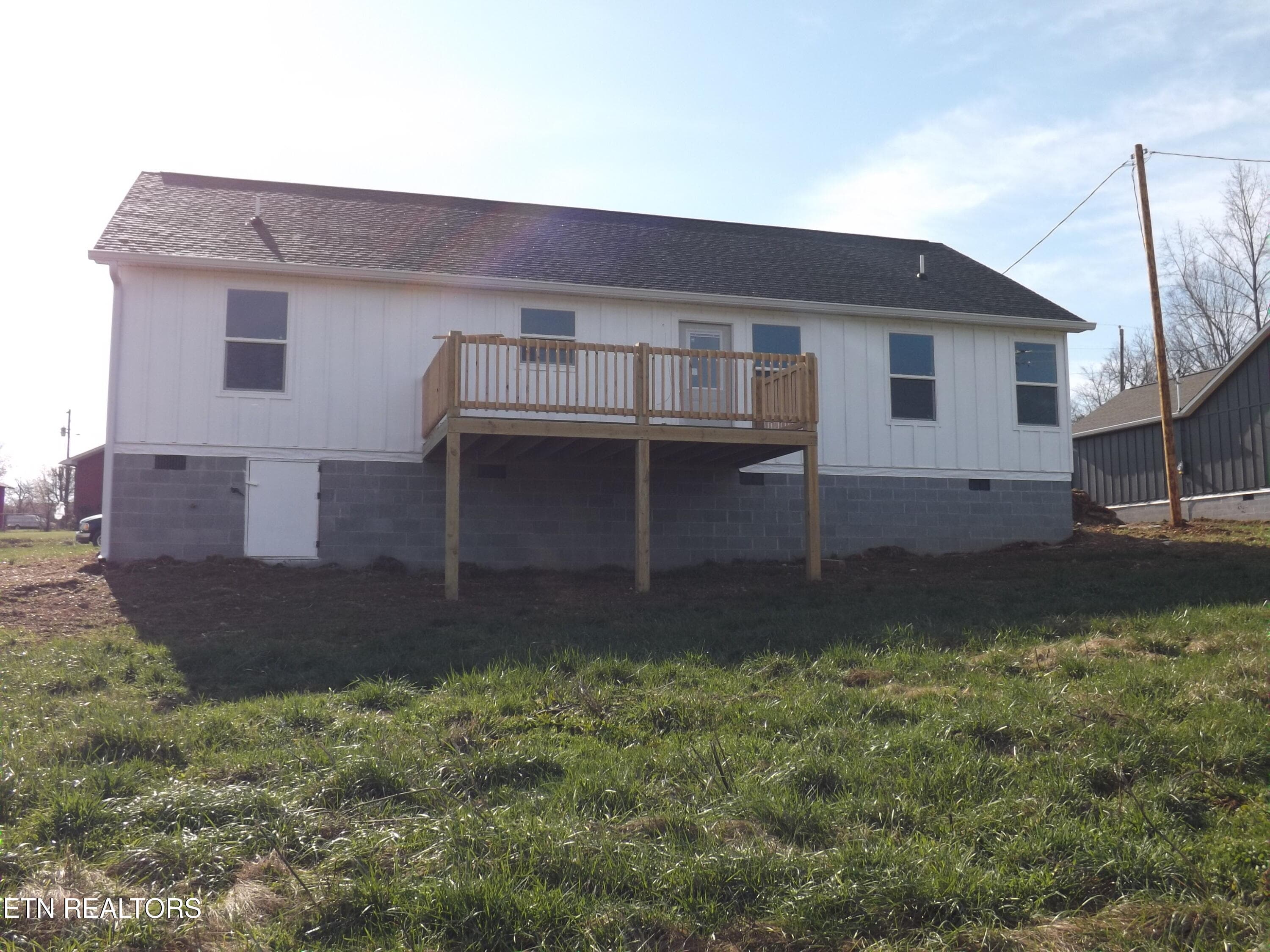 DSCF3817 - 941 Shawanee Rd, Harrogate, TN 37752