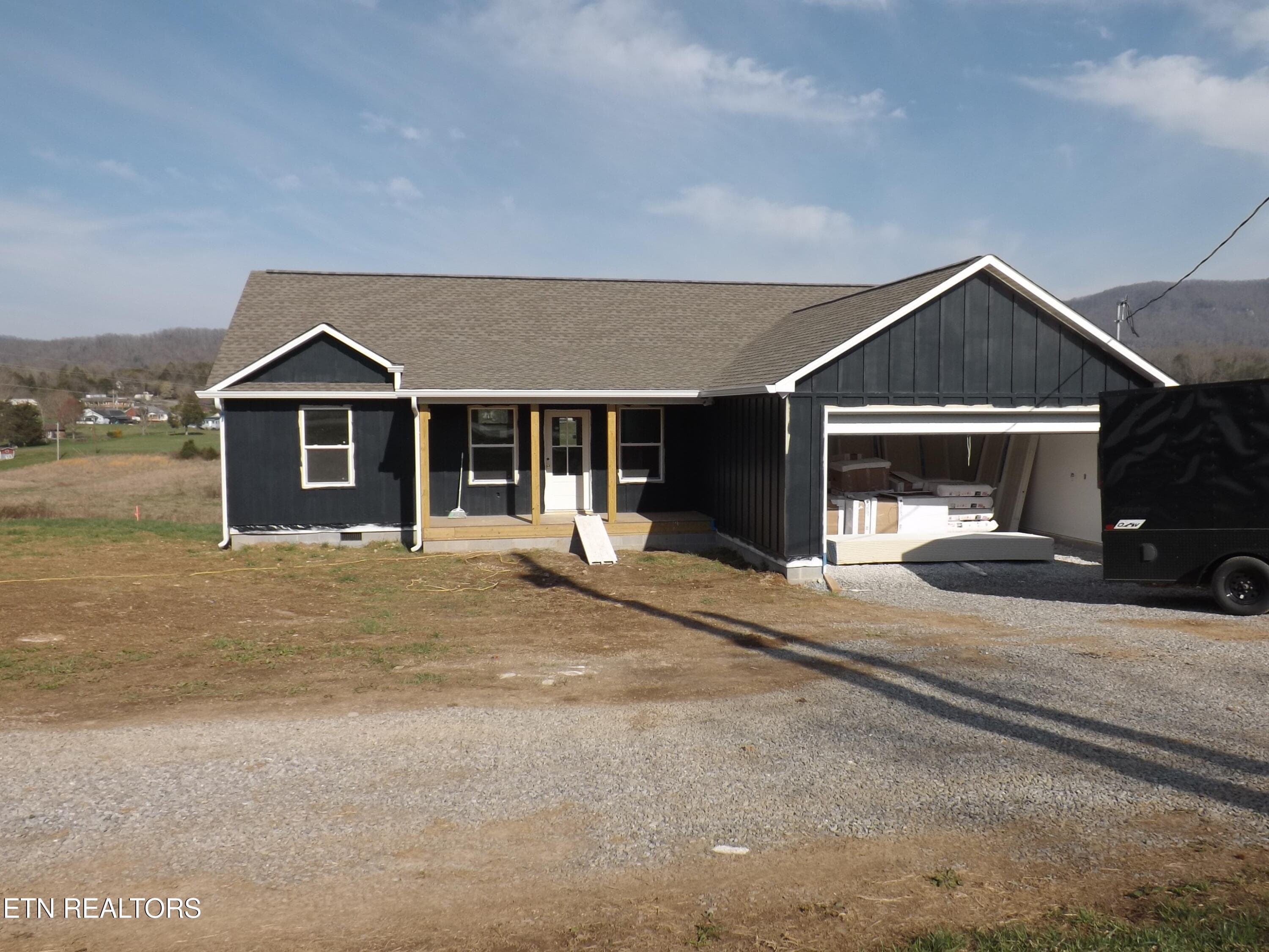DSCF3833 - 955 Shawanee Rd, Harrogate, TN 37752