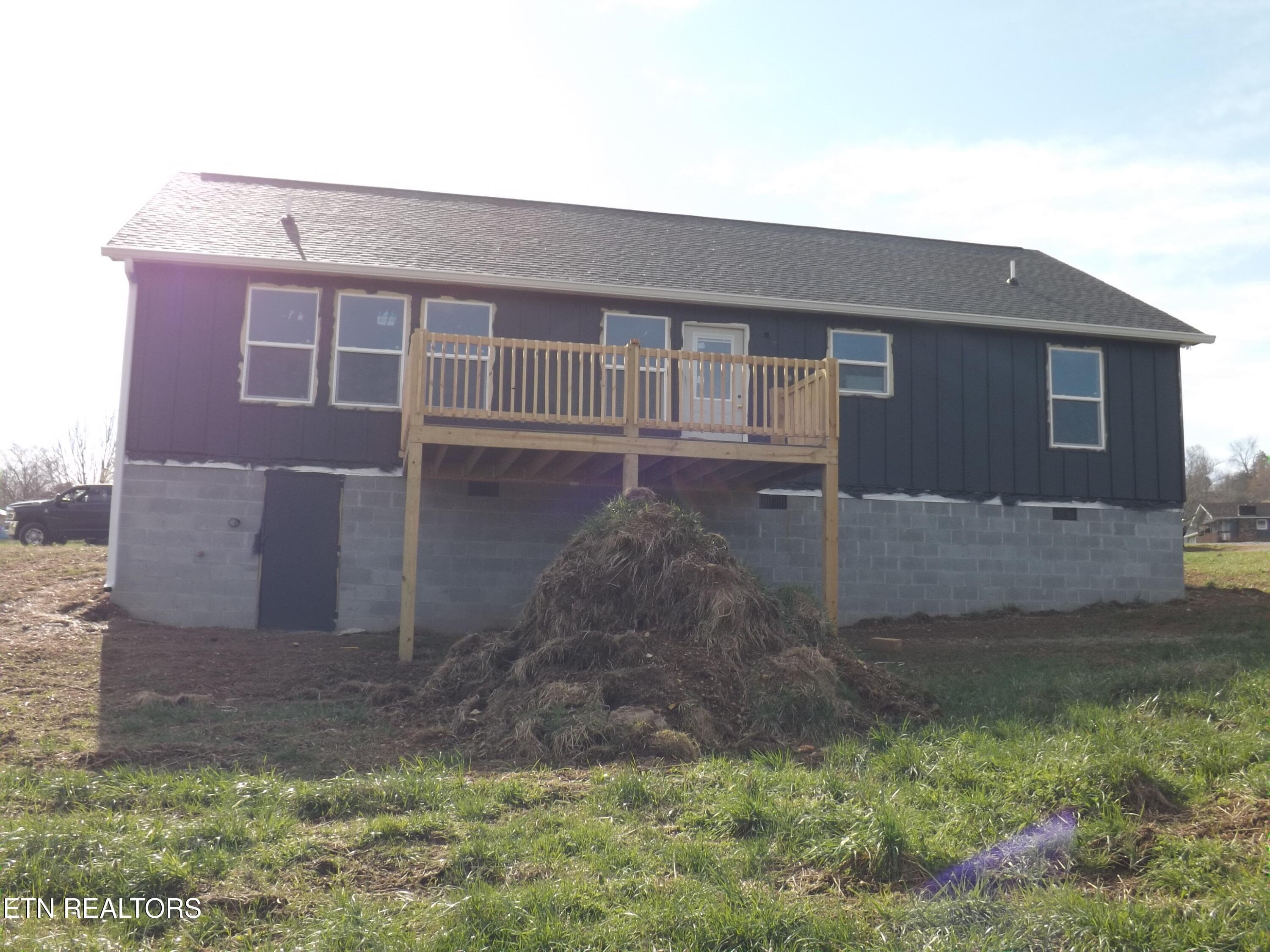 DSCF3835 - 955 Shawanee Rd, Harrogate, TN 37752