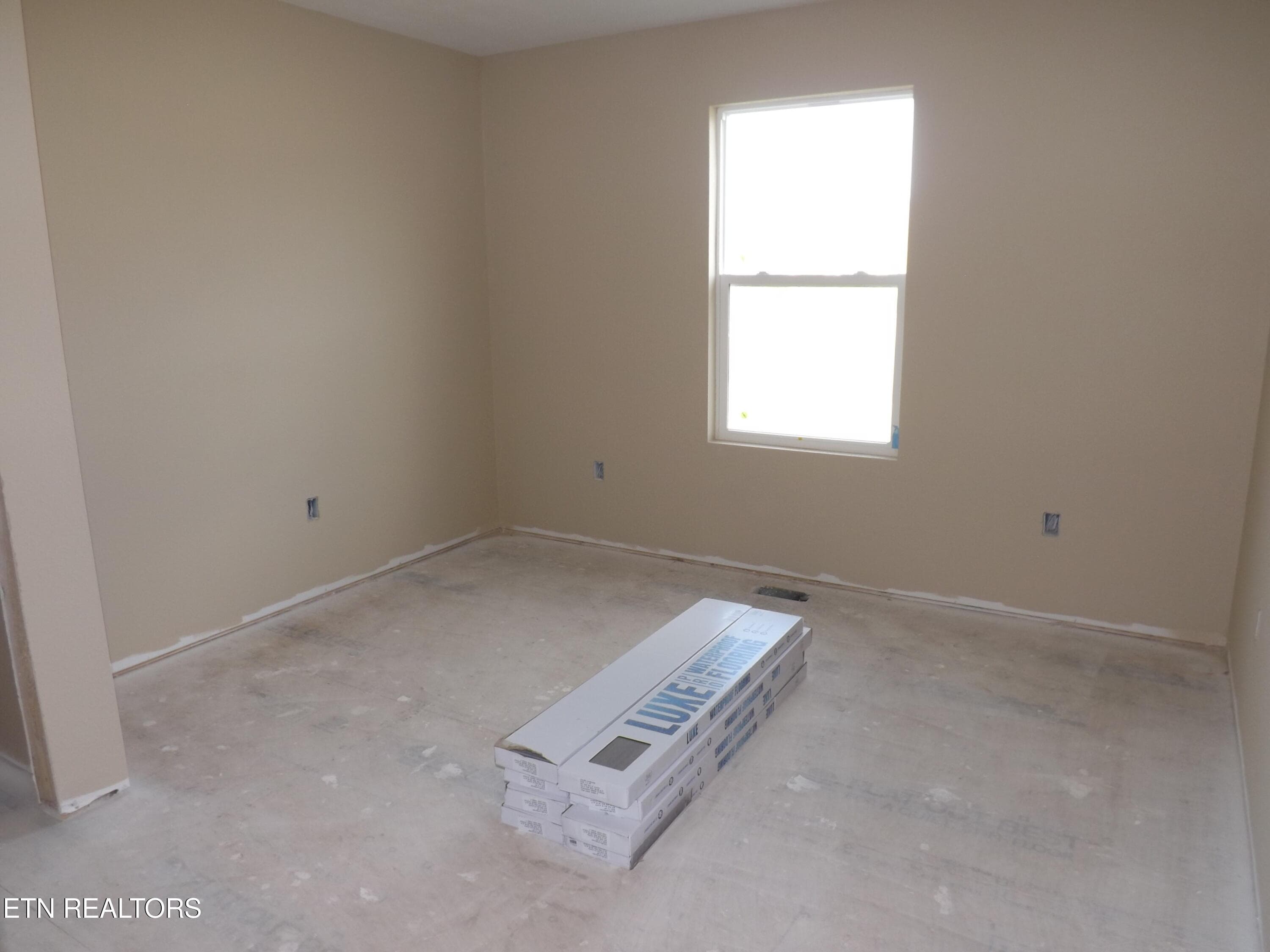 DSCF3839 - 955 Shawanee Rd, Harrogate, TN 37752