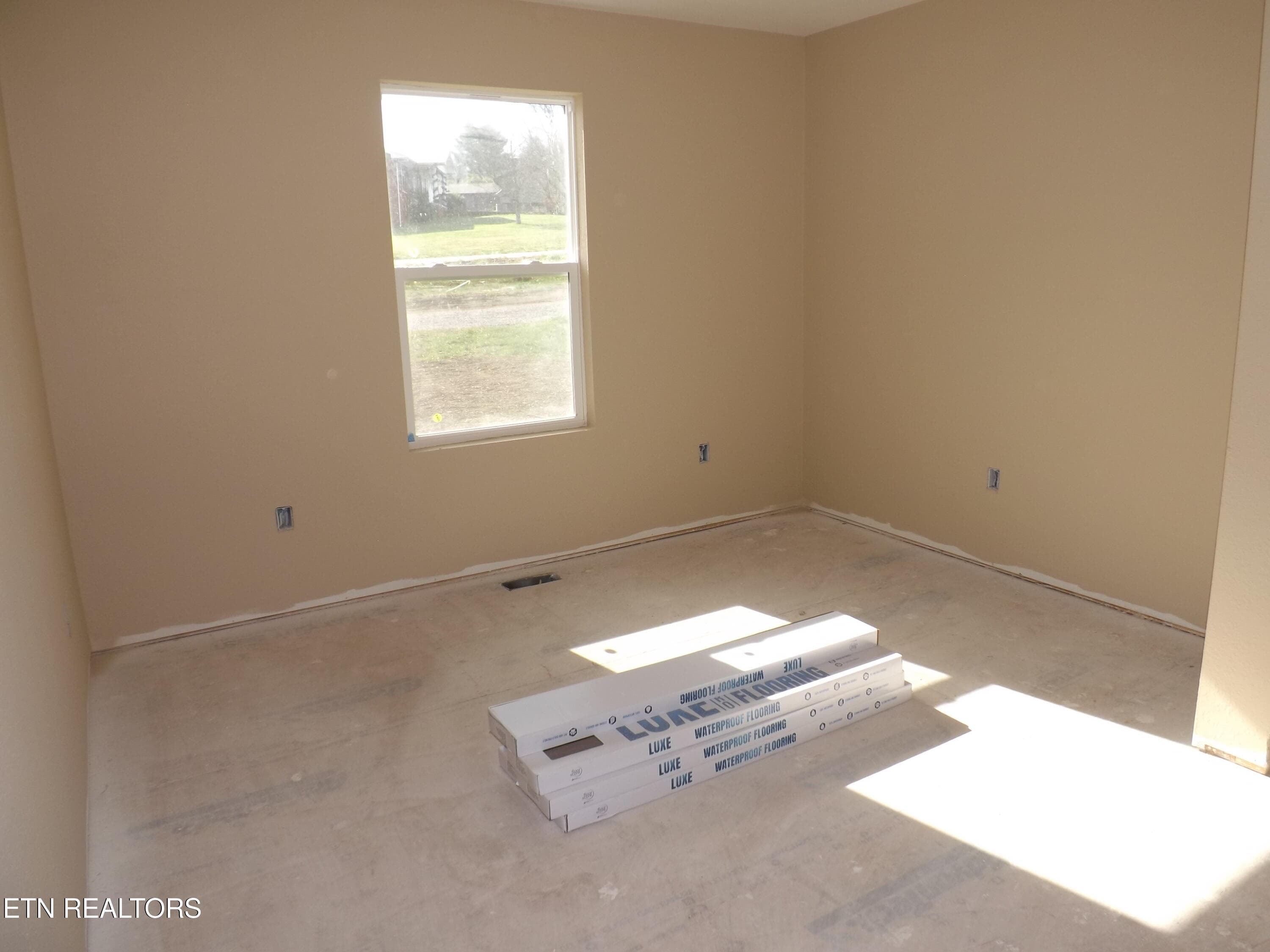 DSCF3840 - 955 Shawanee Rd, Harrogate, TN 37752