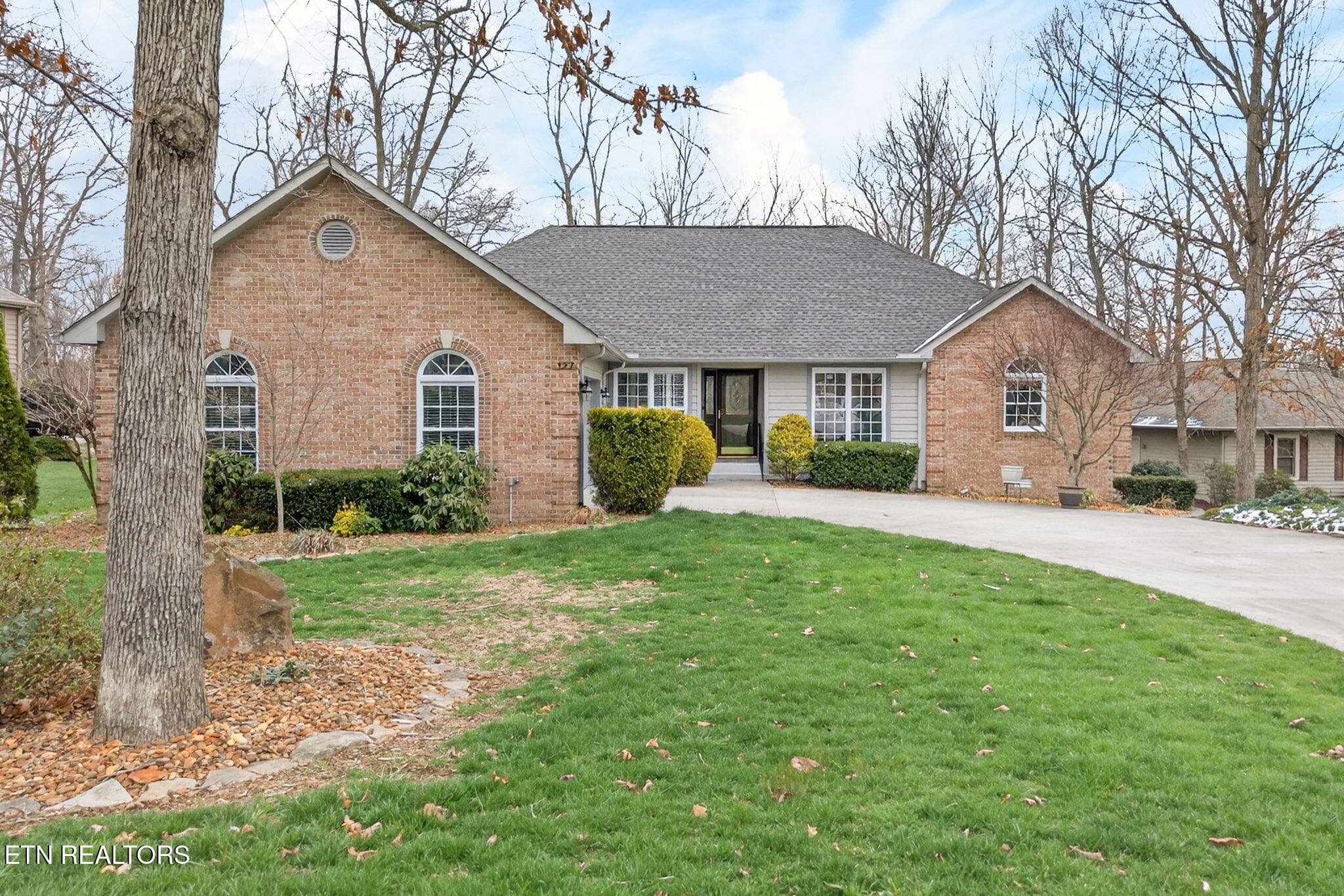 127 Stonewood Drive, Crossville, TN 38558