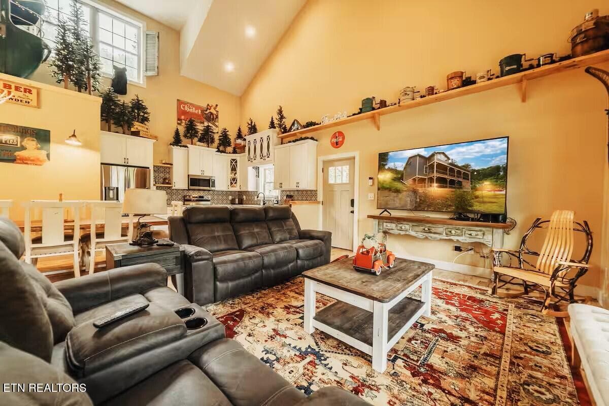 260 CD LIV 1 jp - 260 Circle Drive, Gatlinburg, TN 37738, Gatlinburg