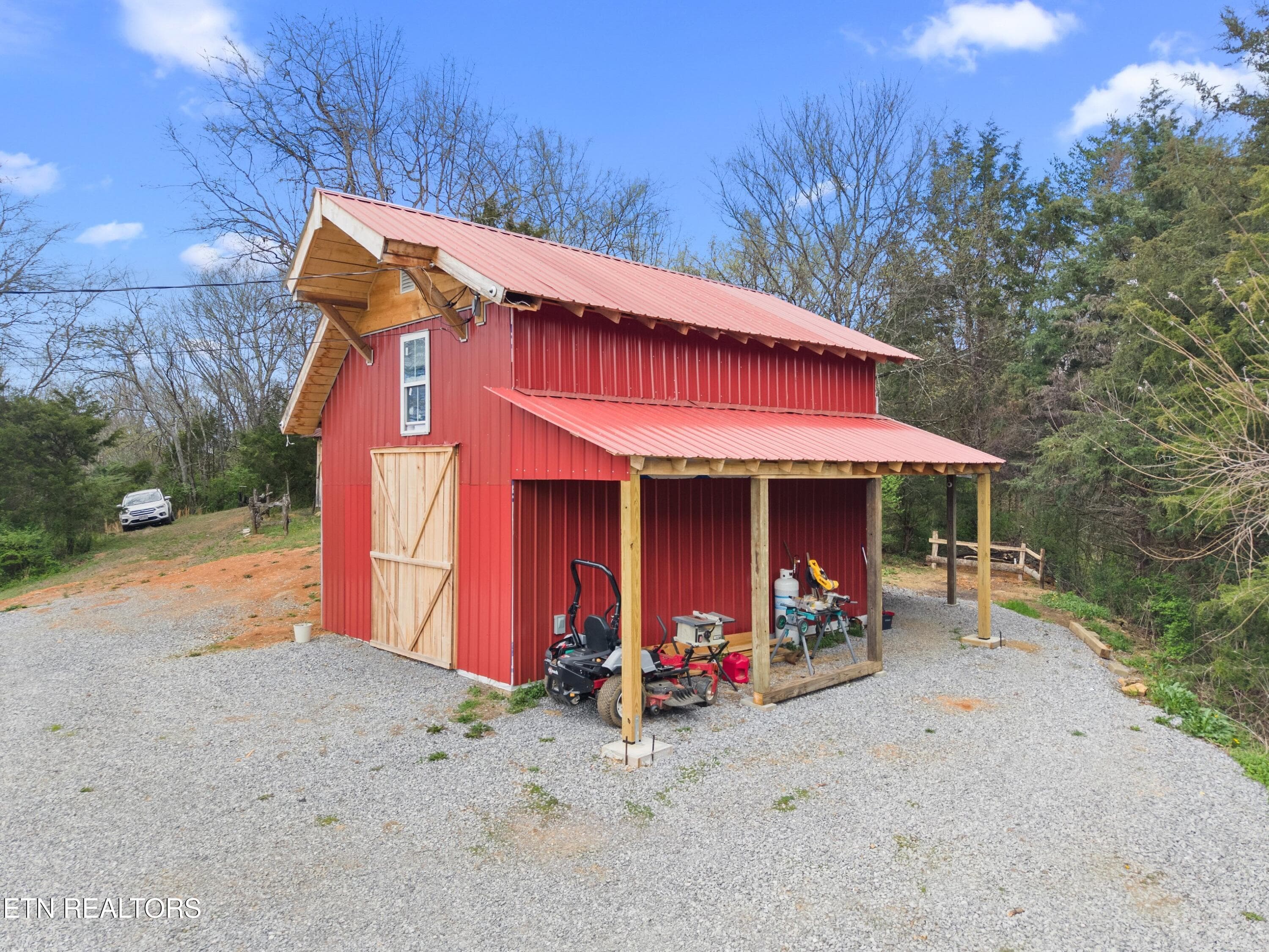 005-2357HallRoad-Dandridge-TN-37725-SMAL - 2357 Hall Rd, Dandridge, TN 37725