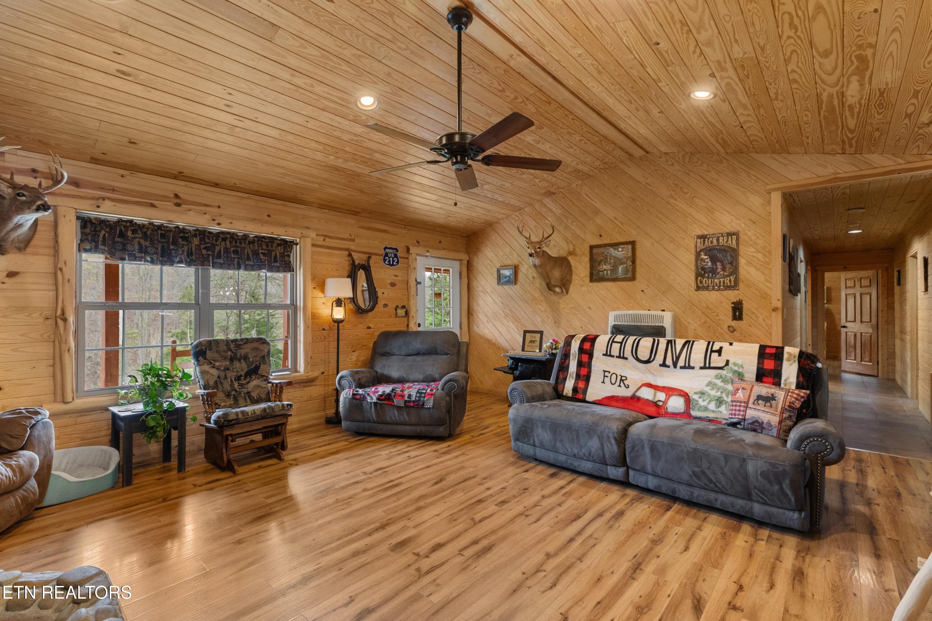 010-2357HallRoad-Dandridge-TN-37725-SMAL - 2357 Hall Rd, Dandridge, TN 37725