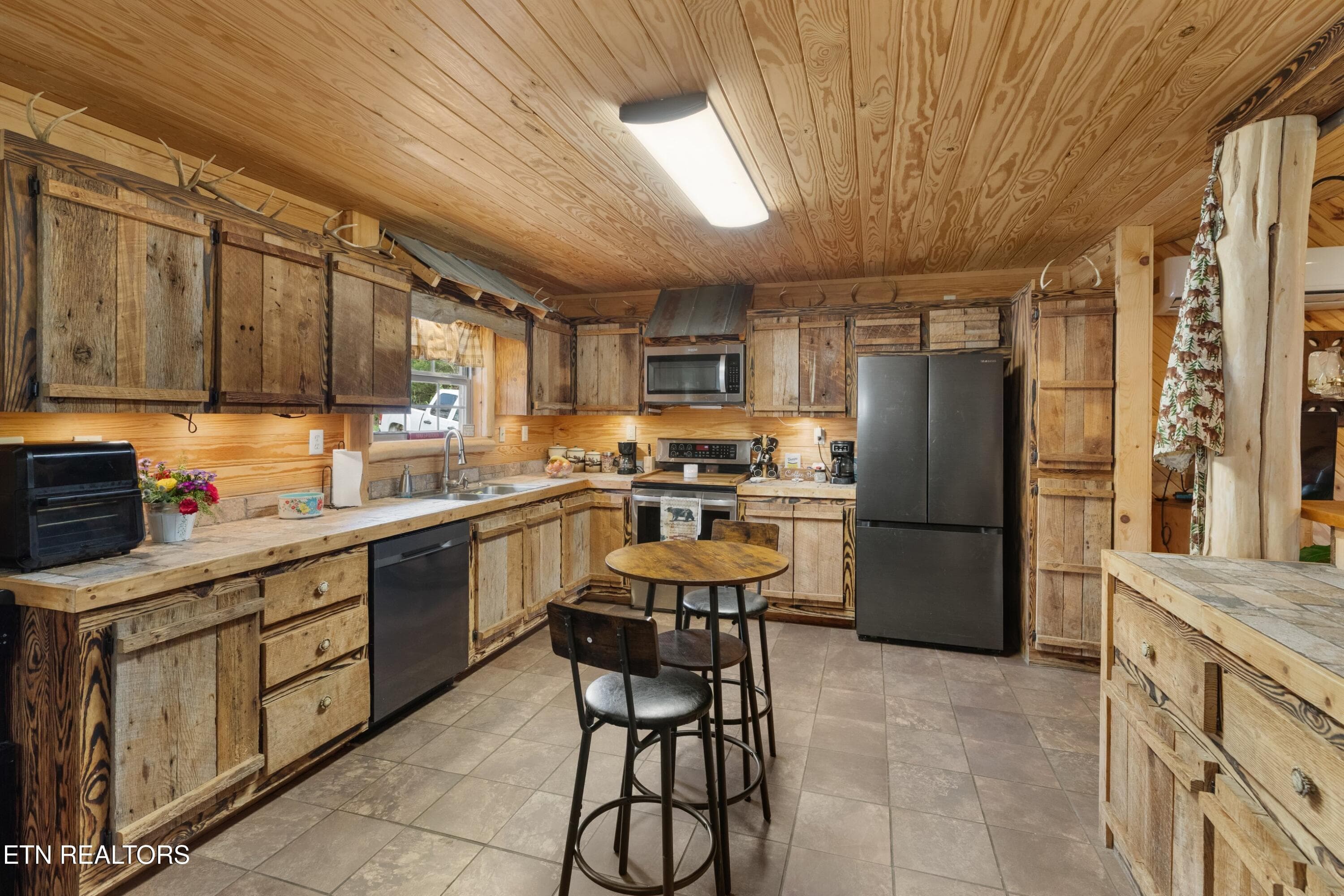 012-2357HallRoad-Dandridge-TN-37725-SMAL - 2357 Hall Rd, Dandridge, TN 37725